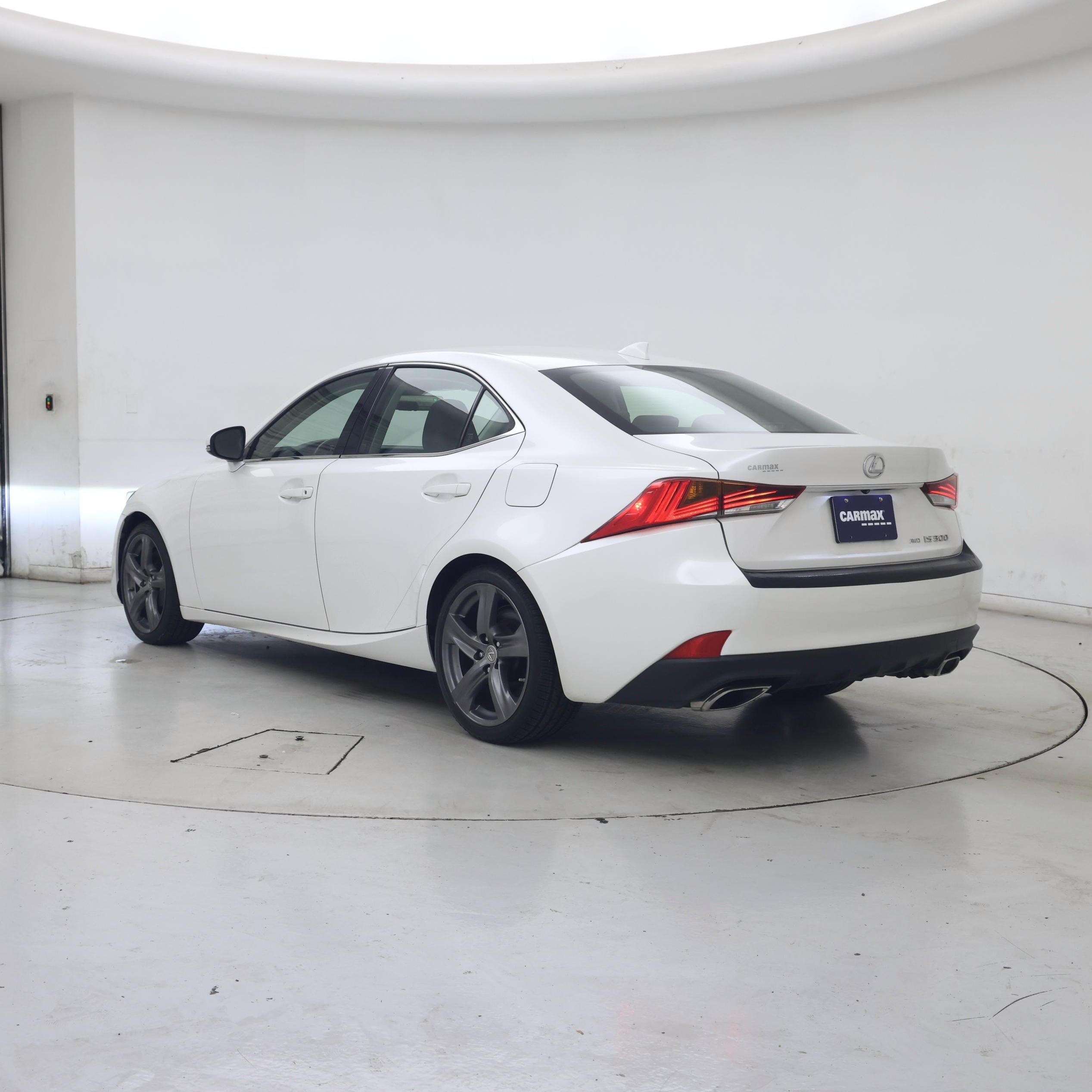 Thumbnail: 2017 Lexus IS - 2