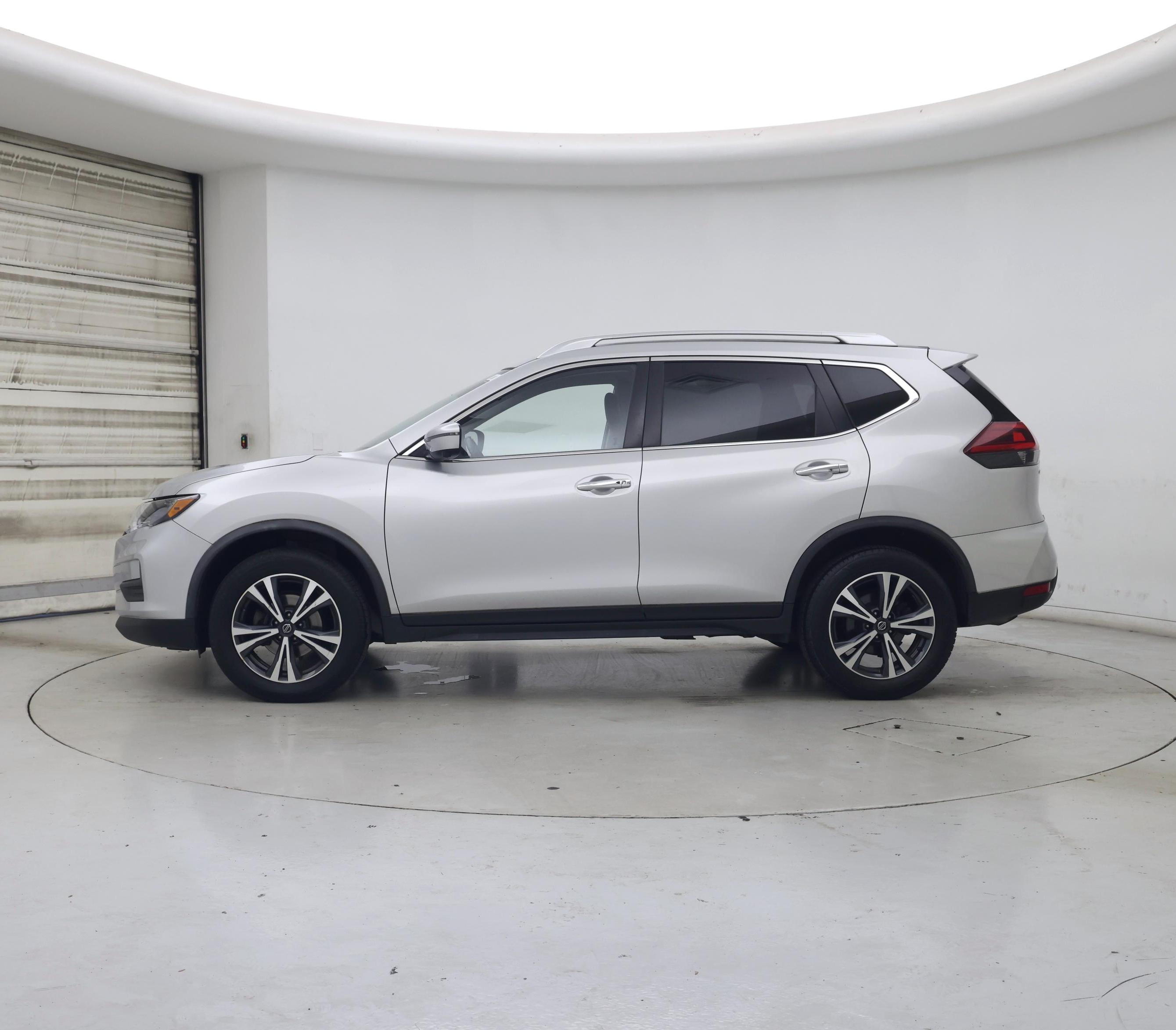 Thumbnail: 2020 Nissan Rogue - 3