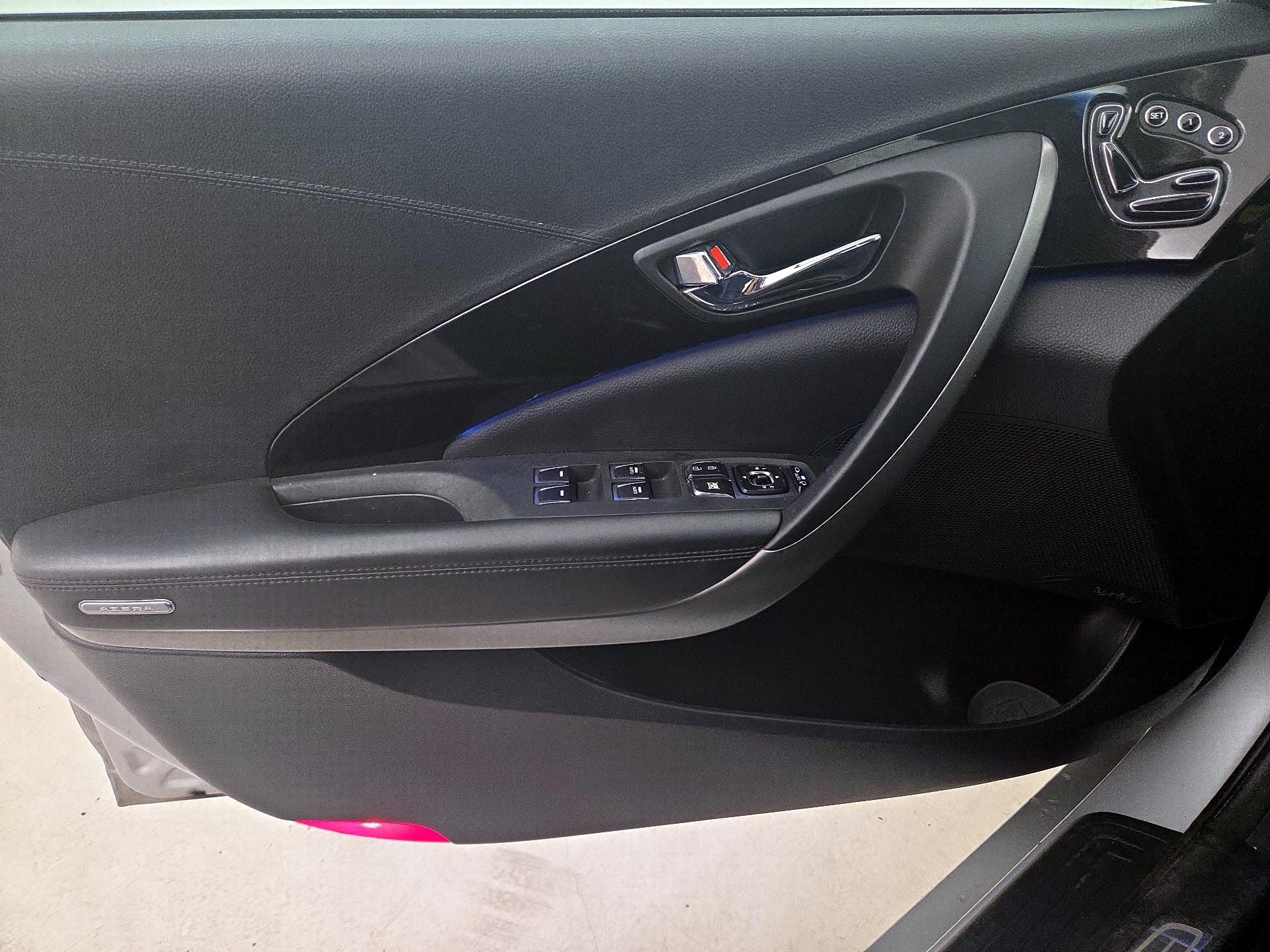 Thumbnail: 2017 Hyundai Azera - 12