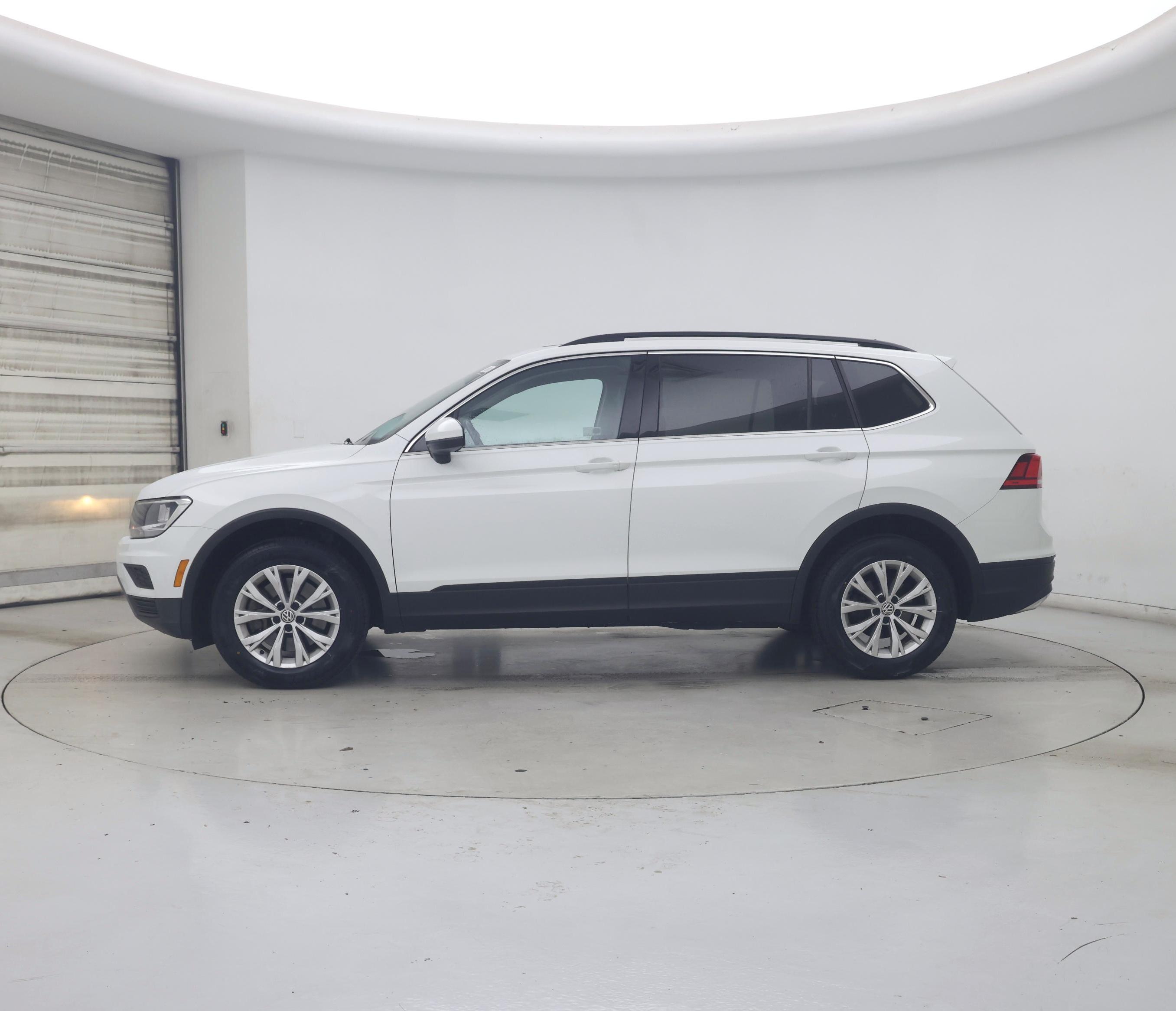 Thumbnail: 2019 Volkswagen Tiguan - 3