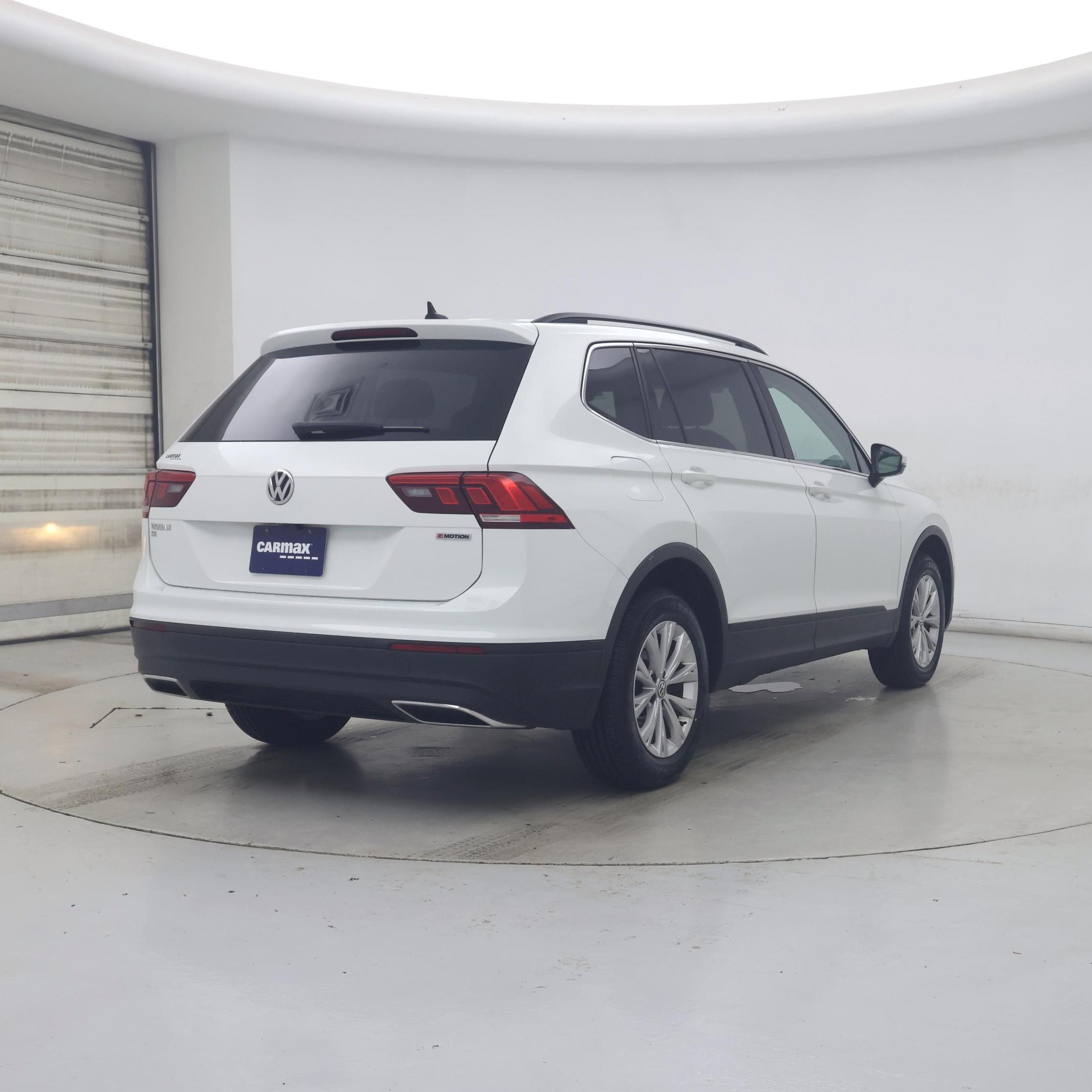 Thumbnail: 2019 Volkswagen Tiguan - 8