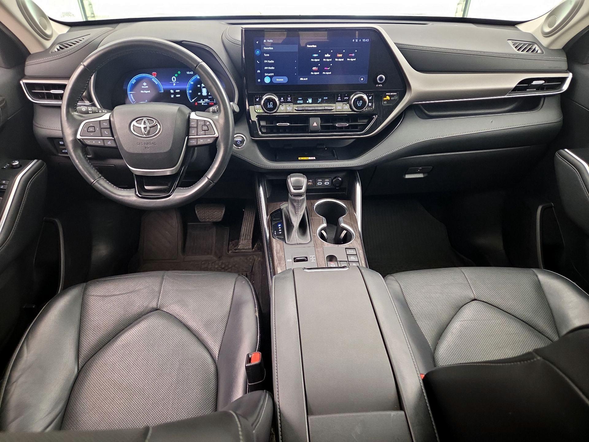 Thumbnail: 2023 Toyota Highlander - 9