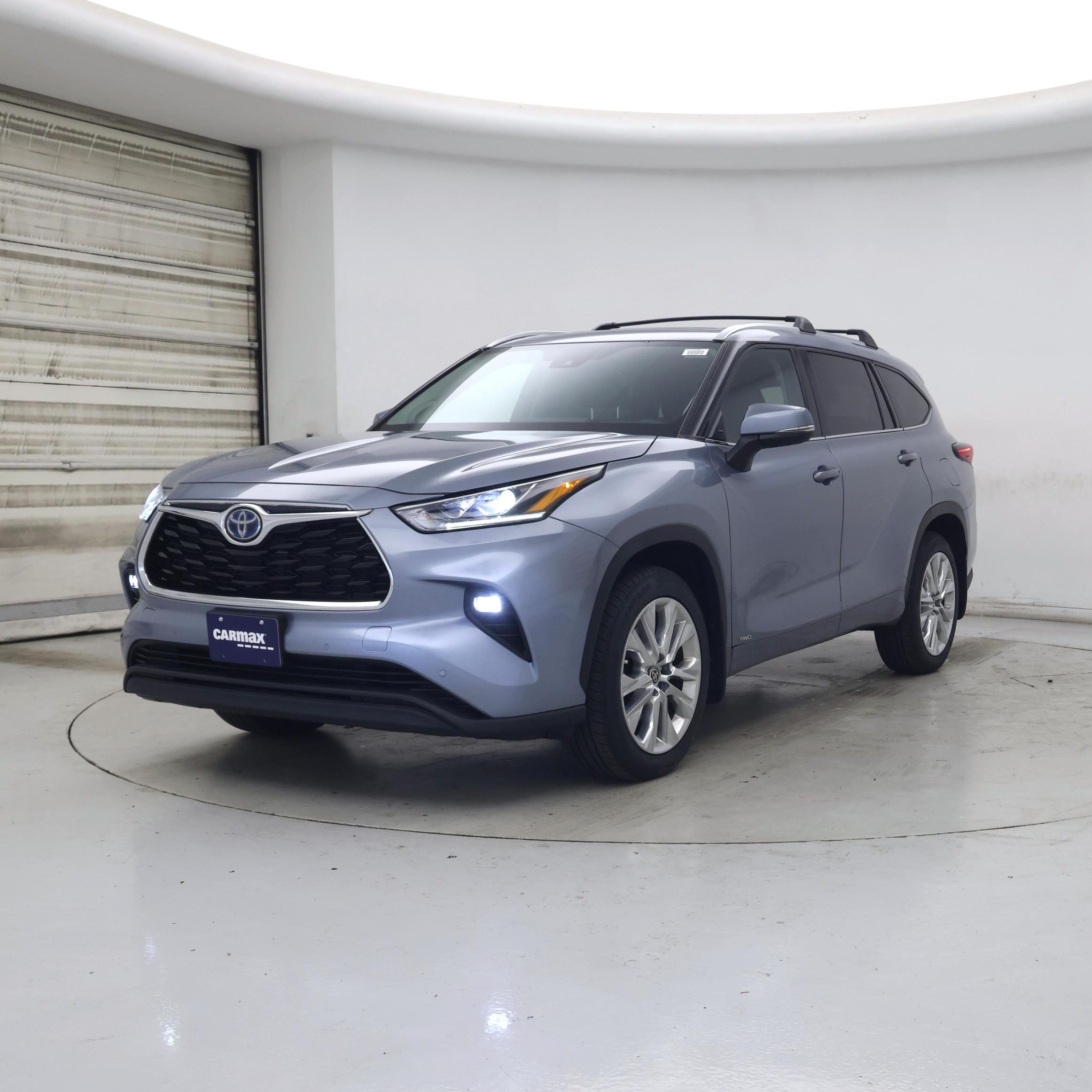 Thumbnail: 2023 Toyota Highlander - 4