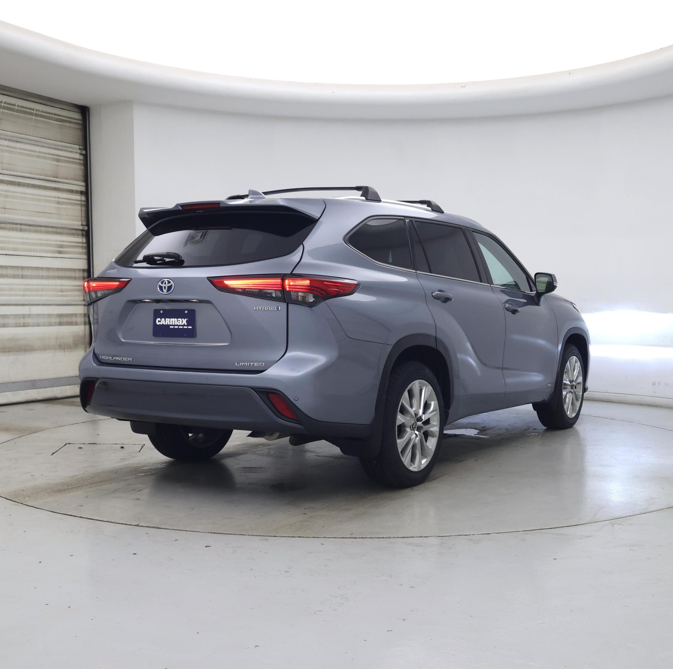 Thumbnail: 2023 Toyota Highlander - 8