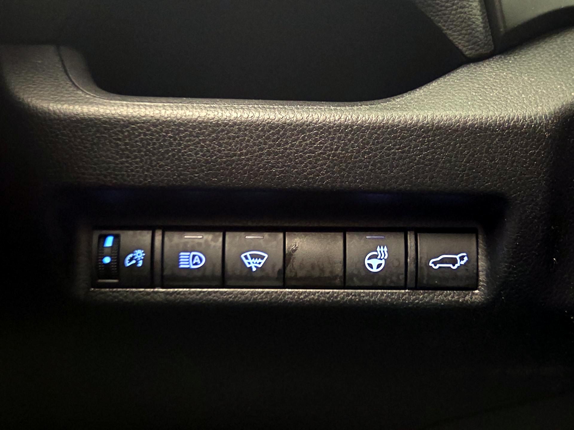 Thumbnail: 2022 Toyota RAV4 - 13