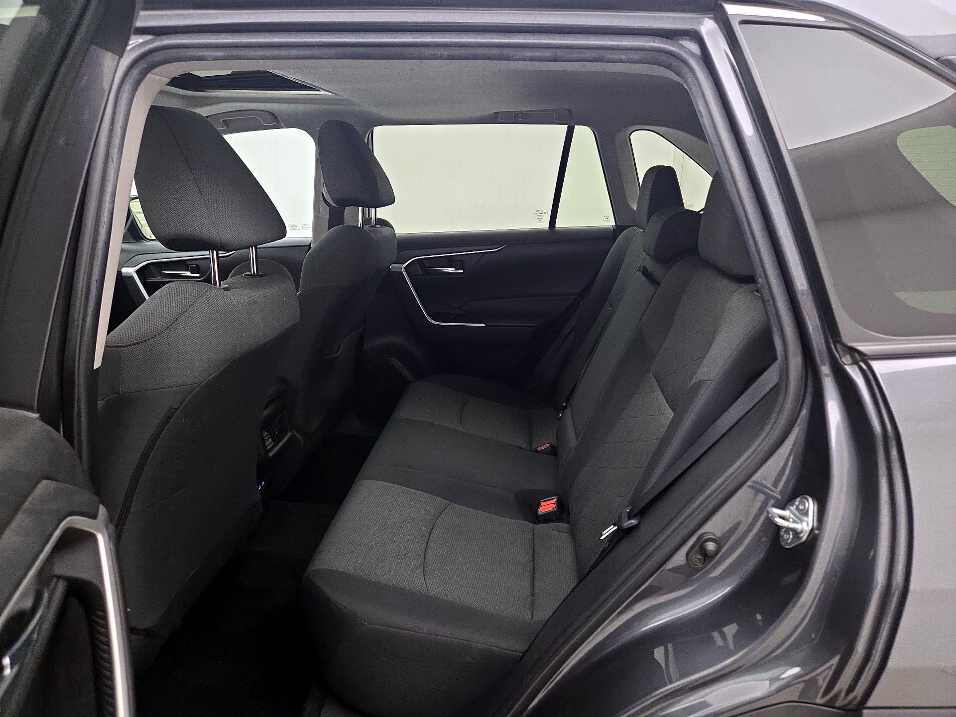Thumbnail: 2022 Toyota RAV4 - 20