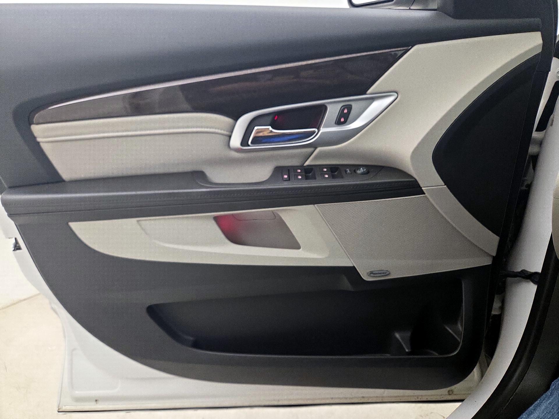 Thumbnail: 2017 GMC Terrain - 12