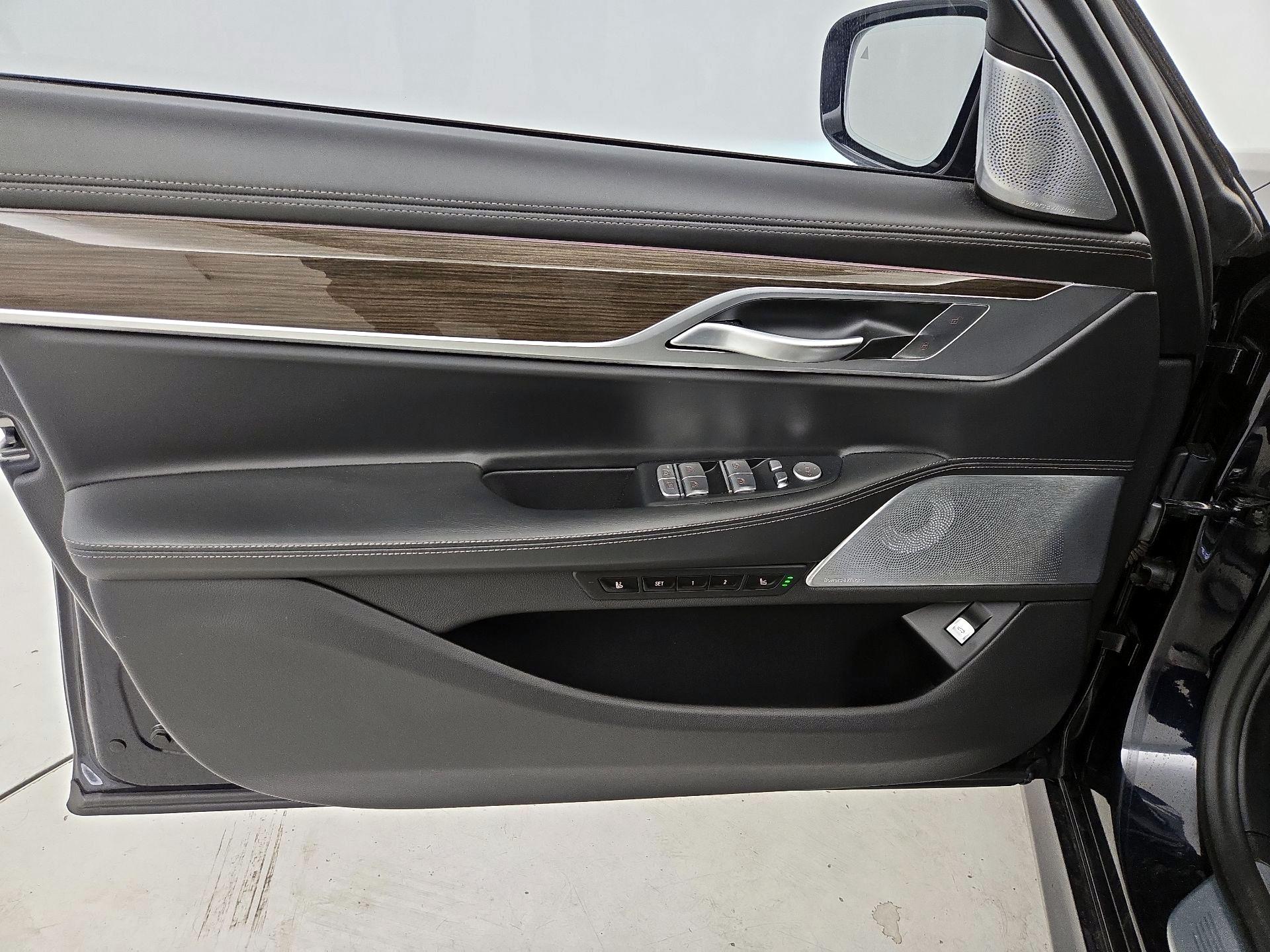 Thumbnail: 2021 BMW 7 Series - 12