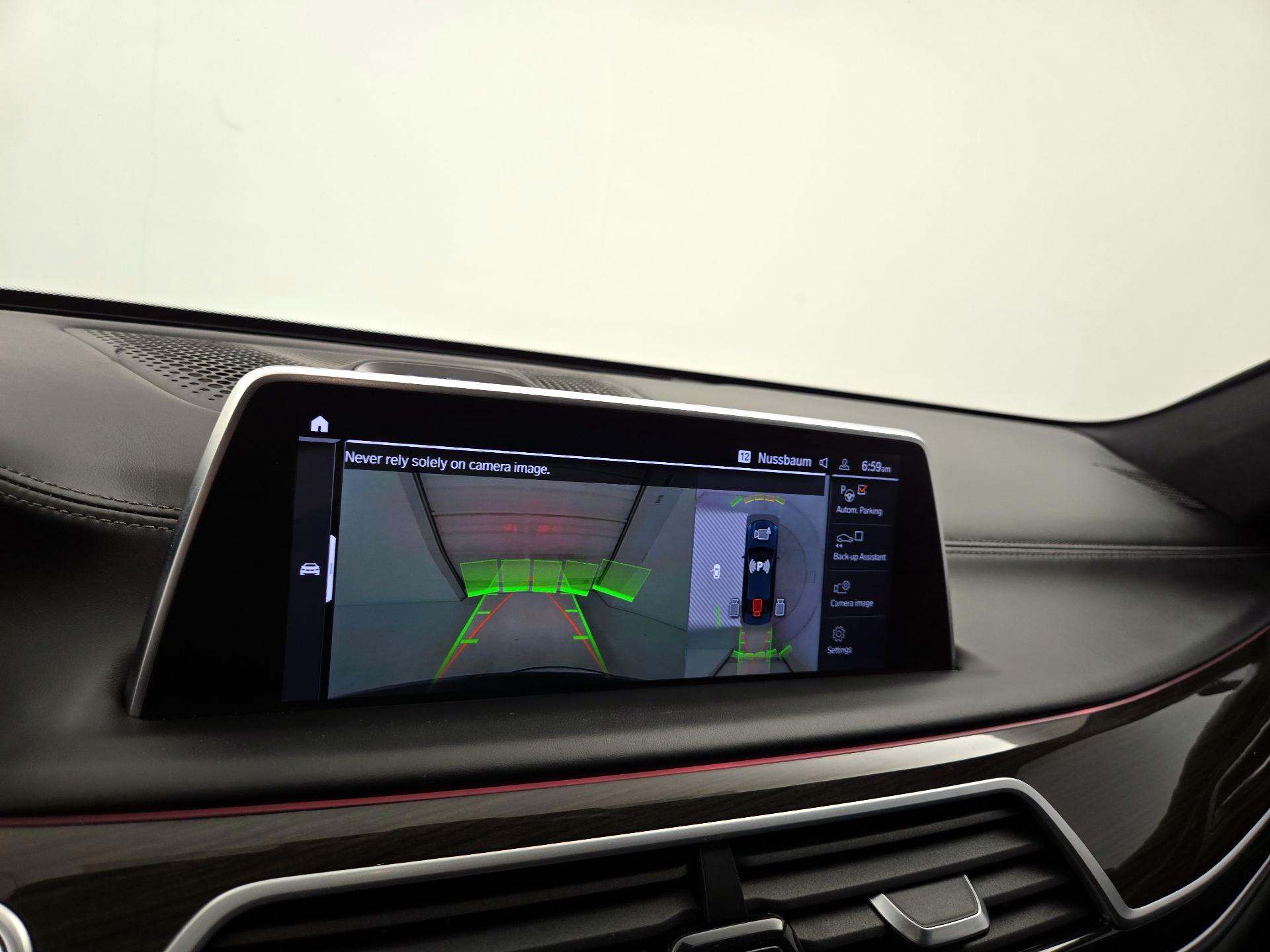 Thumbnail: 2021 BMW 7 Series - 15