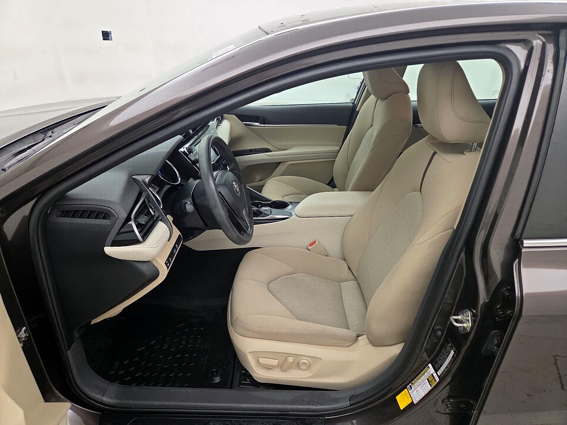 Thumbnail: 2019 Toyota Camry - 11