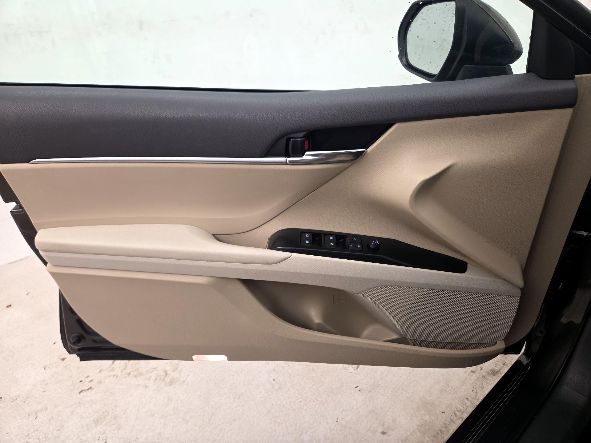 Thumbnail: 2019 Toyota Camry - 12