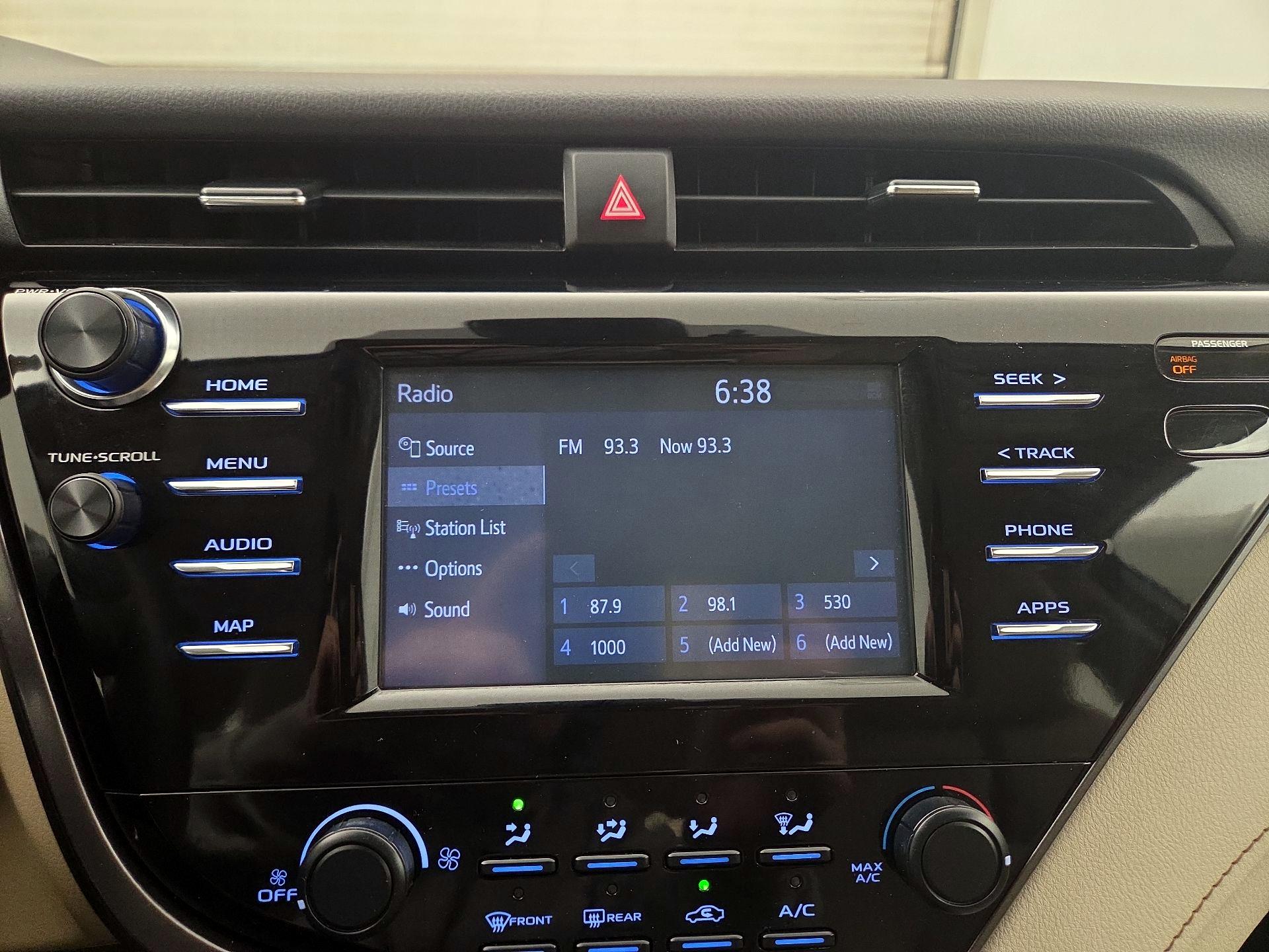Thumbnail: 2019 Toyota Camry - 15