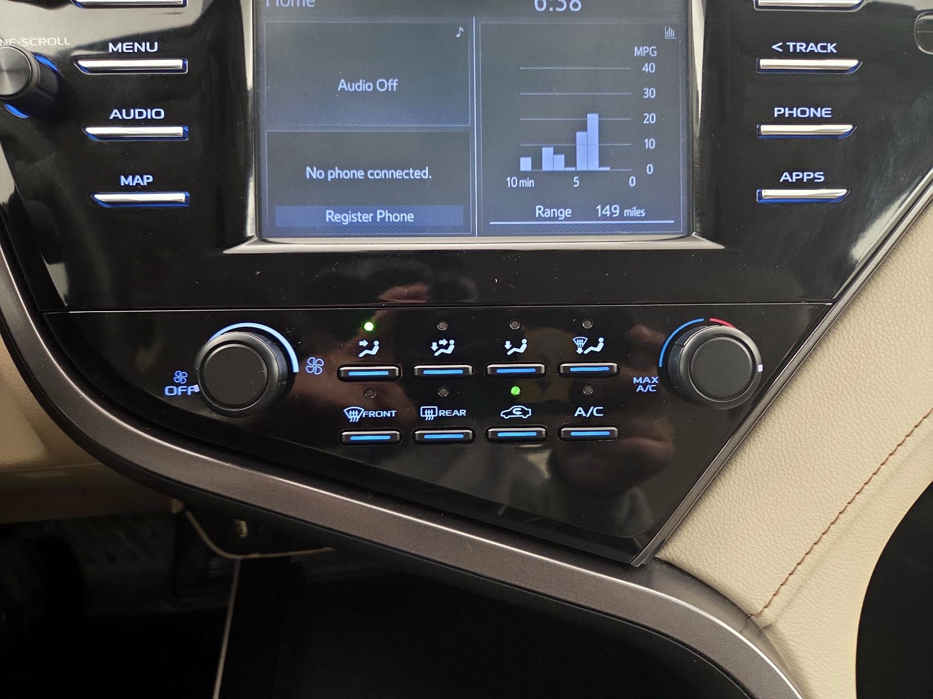 Thumbnail: 2019 Toyota Camry - 16
