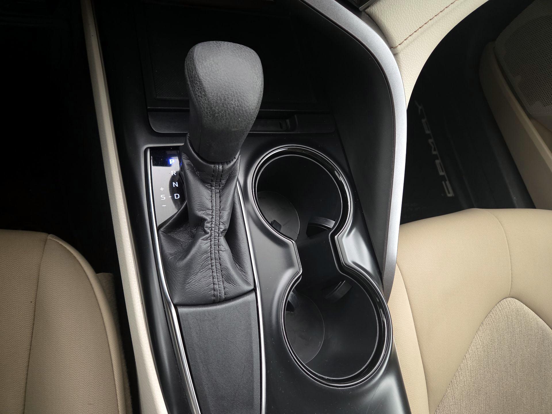 Thumbnail: 2019 Toyota Camry - 17