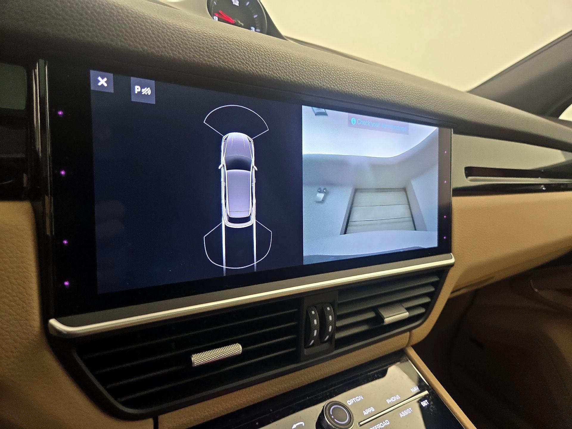 Thumbnail: 2020 Porsche Cayenne - 15