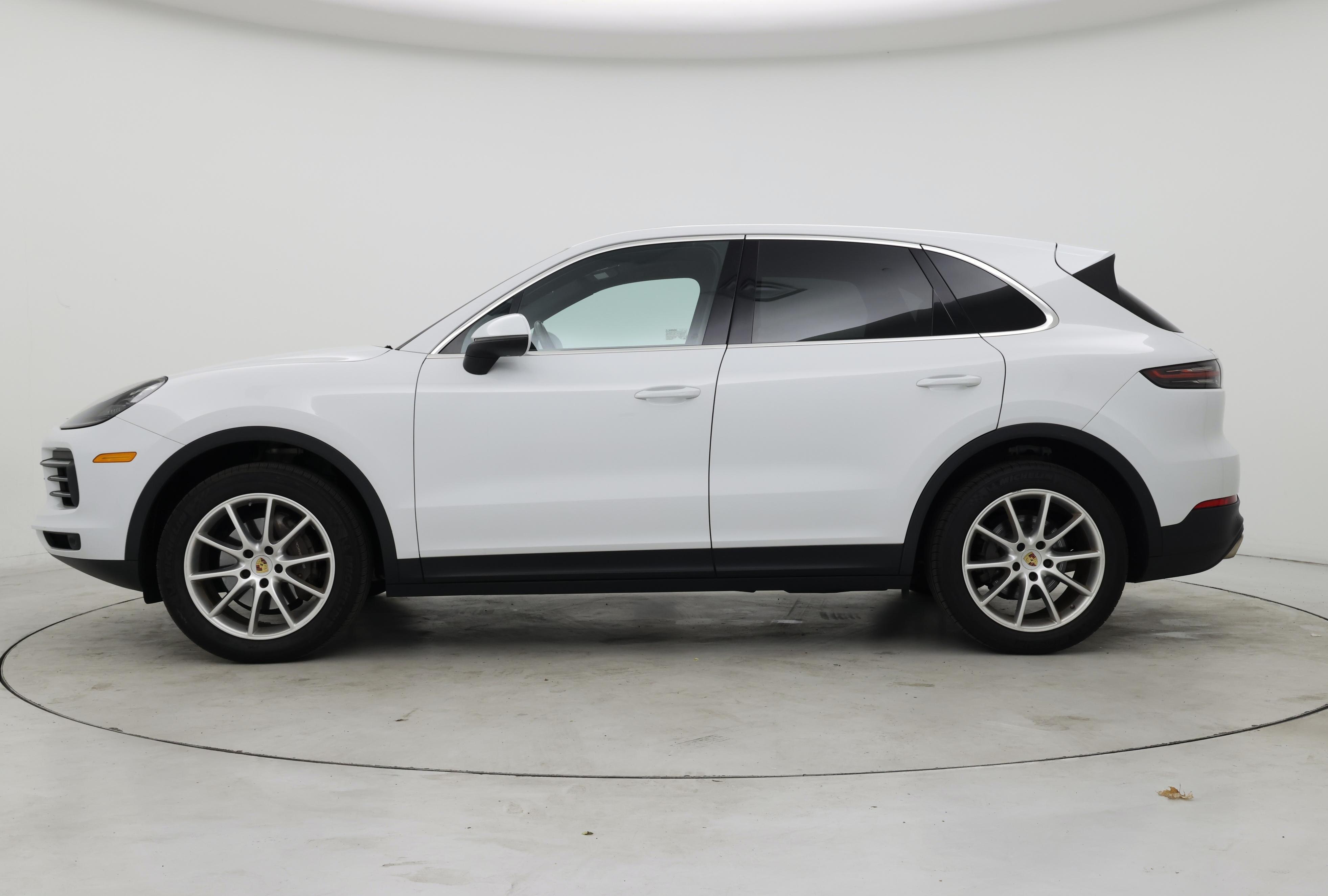 Thumbnail: 2020 Porsche Cayenne - 3
