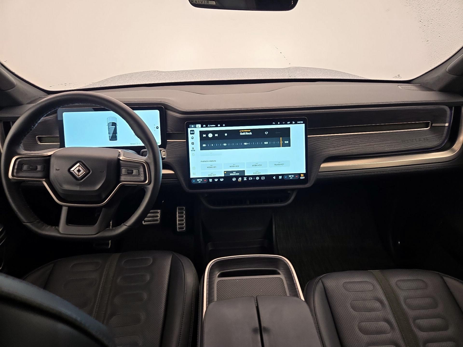 Thumbnail: 2024 Rivian R1S - 9