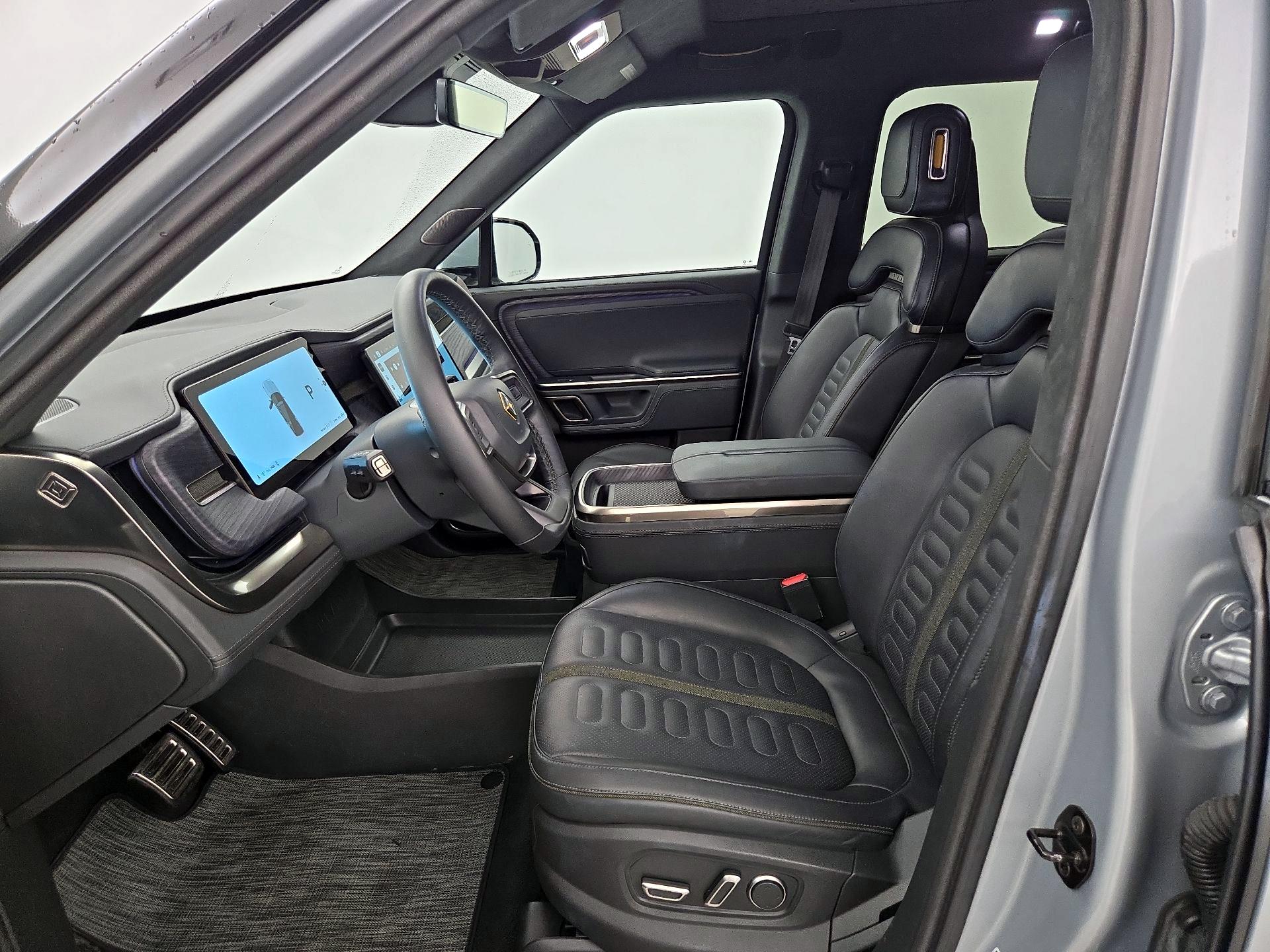 Thumbnail: 2024 Rivian R1S - 11