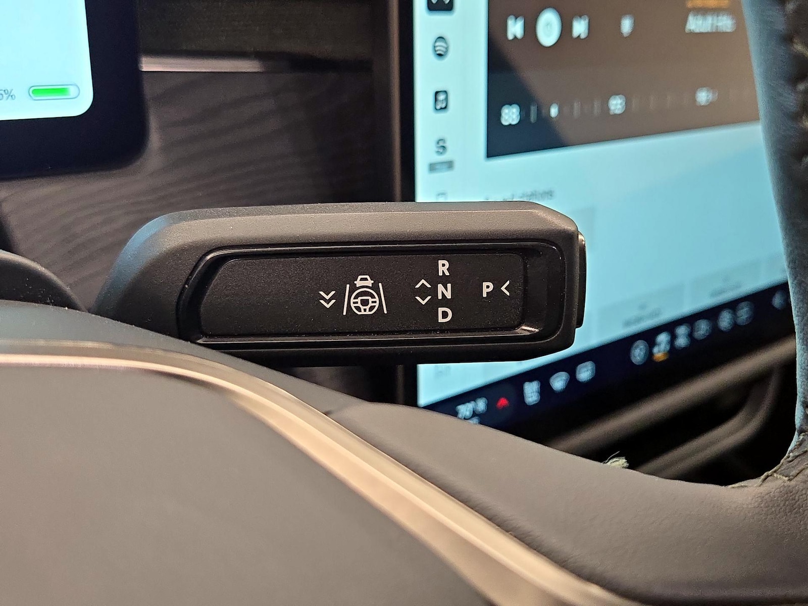 2024 Rivian R1S Adventure - Photo 17