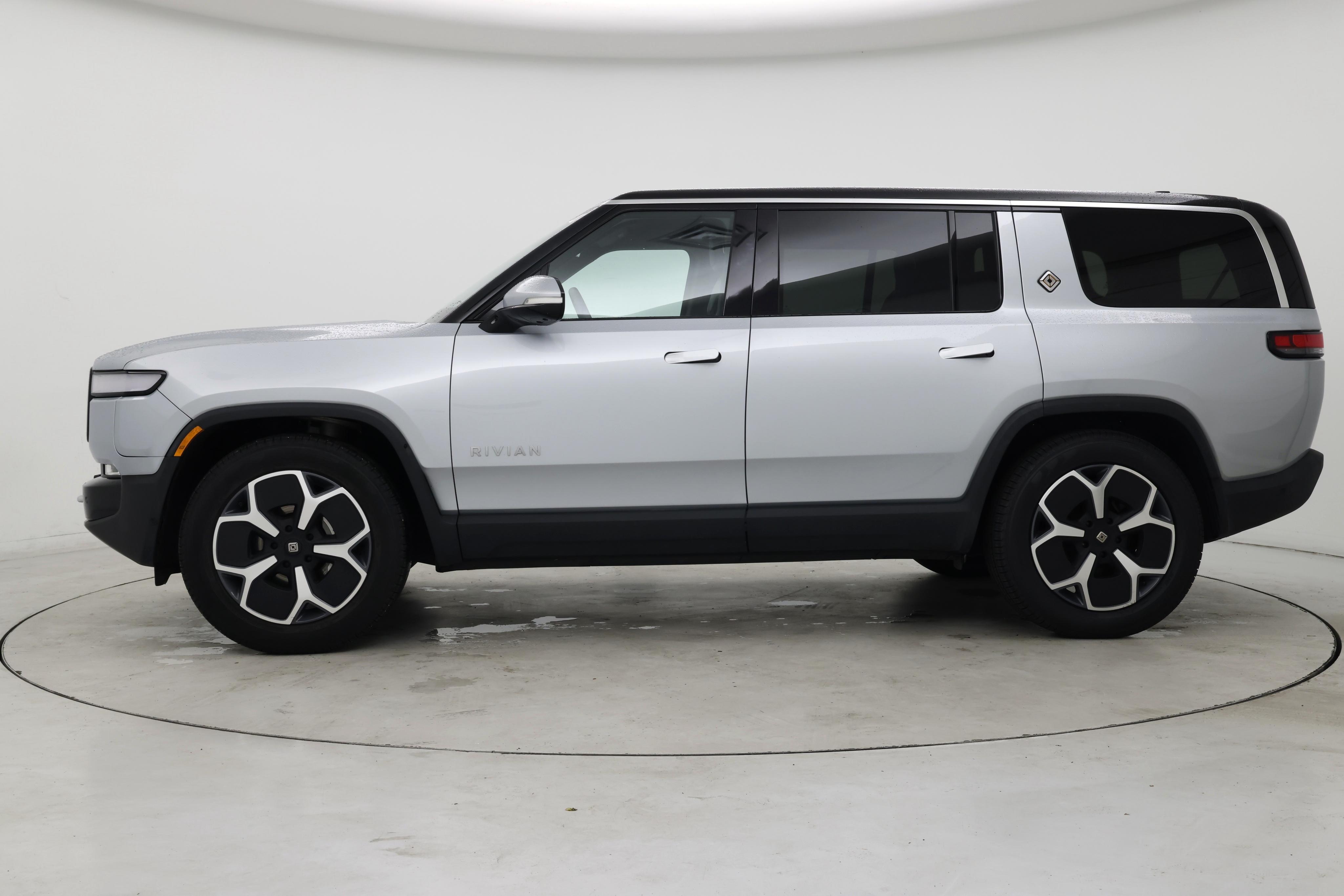 Thumbnail: 2024 Rivian R1S - 3