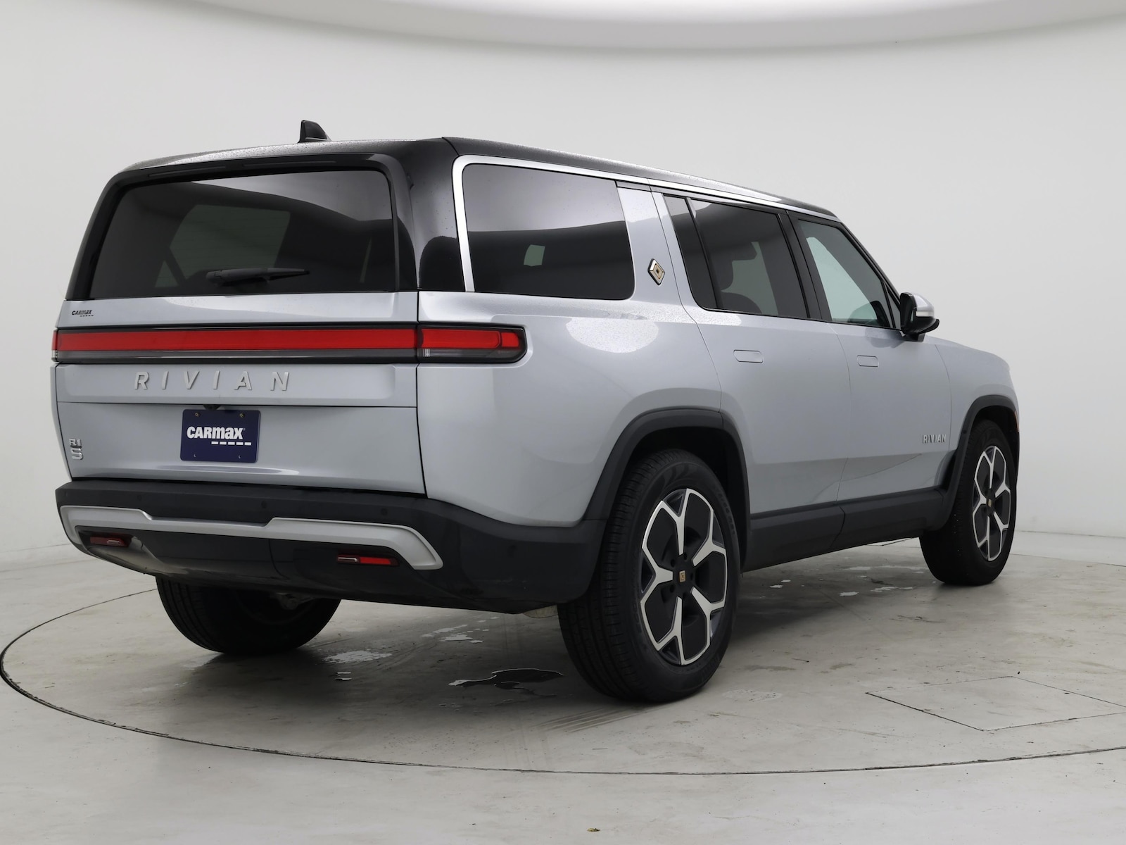 2024 Rivian R1S Adventure - Photo 9