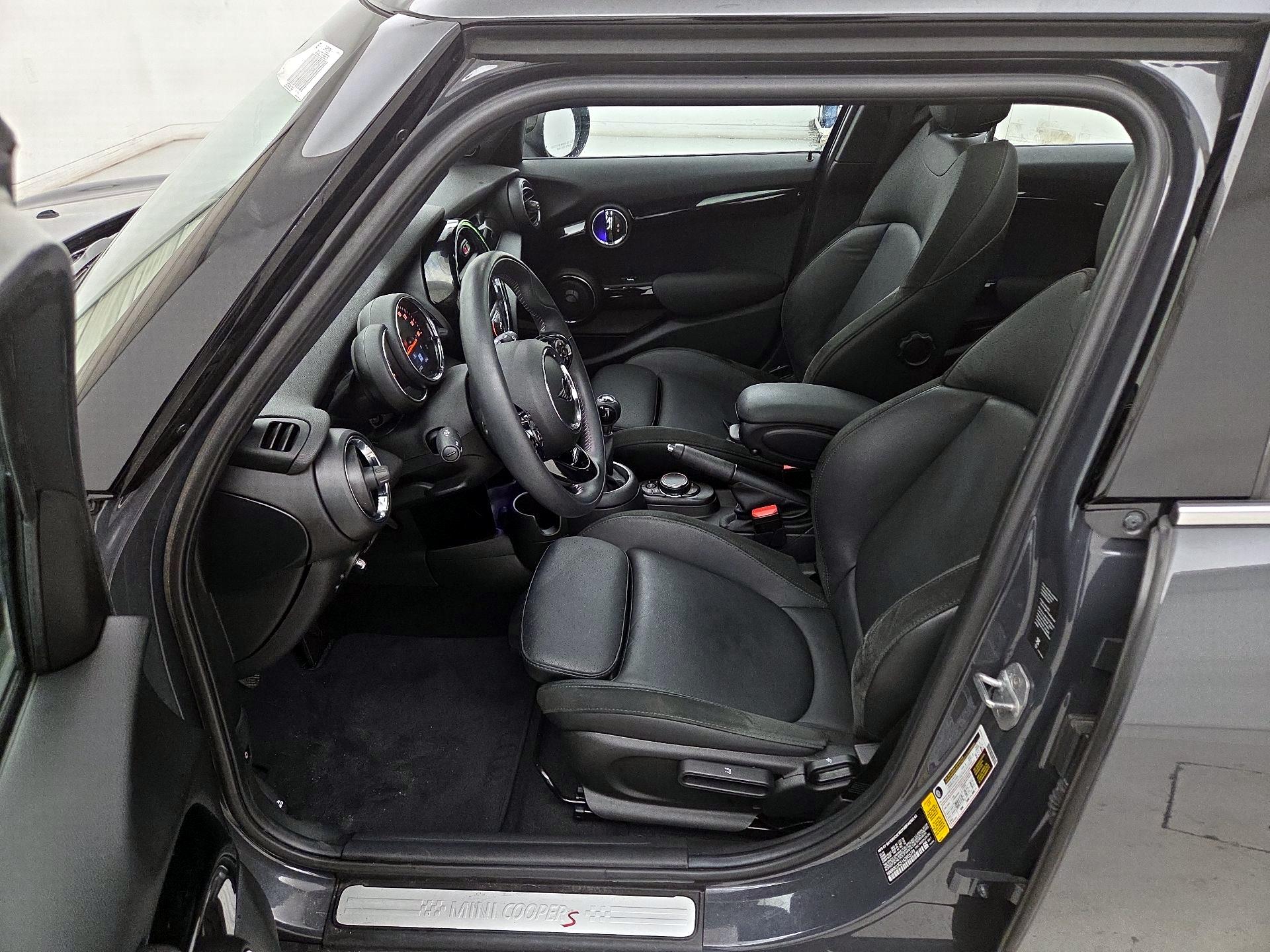 Thumbnail: 2019 MINI Cooper Hardtop - 11