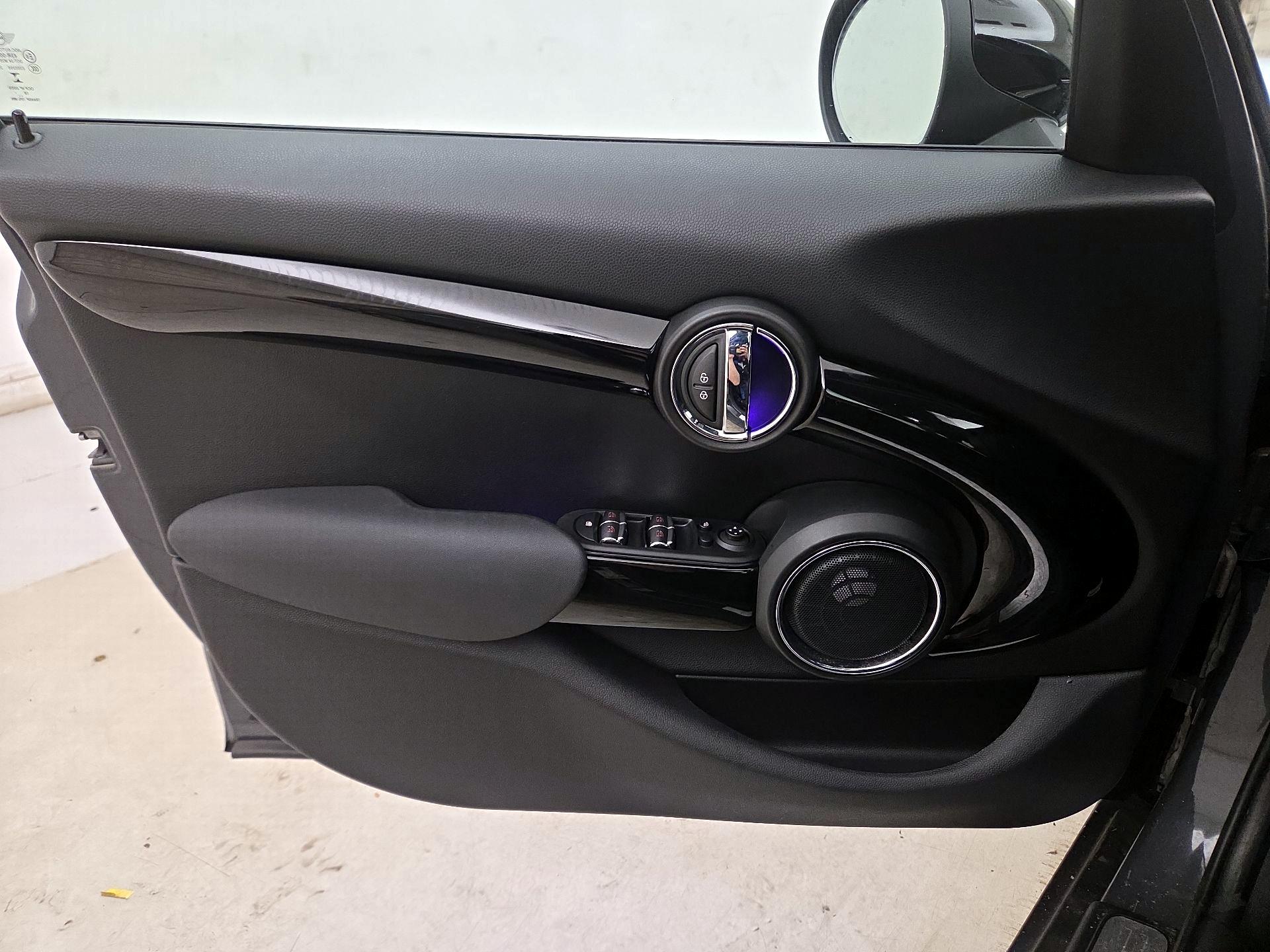 Thumbnail: 2019 MINI Cooper Hardtop - 12