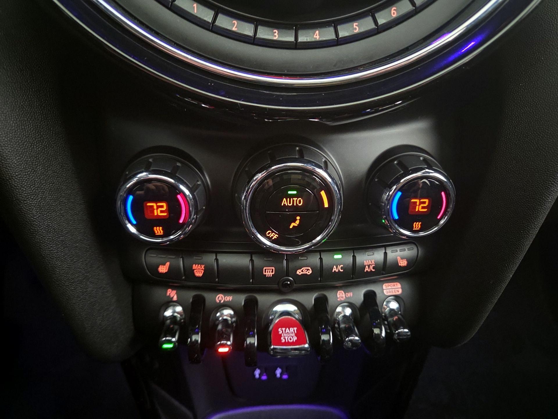 Thumbnail: 2019 MINI Cooper Hardtop - 17