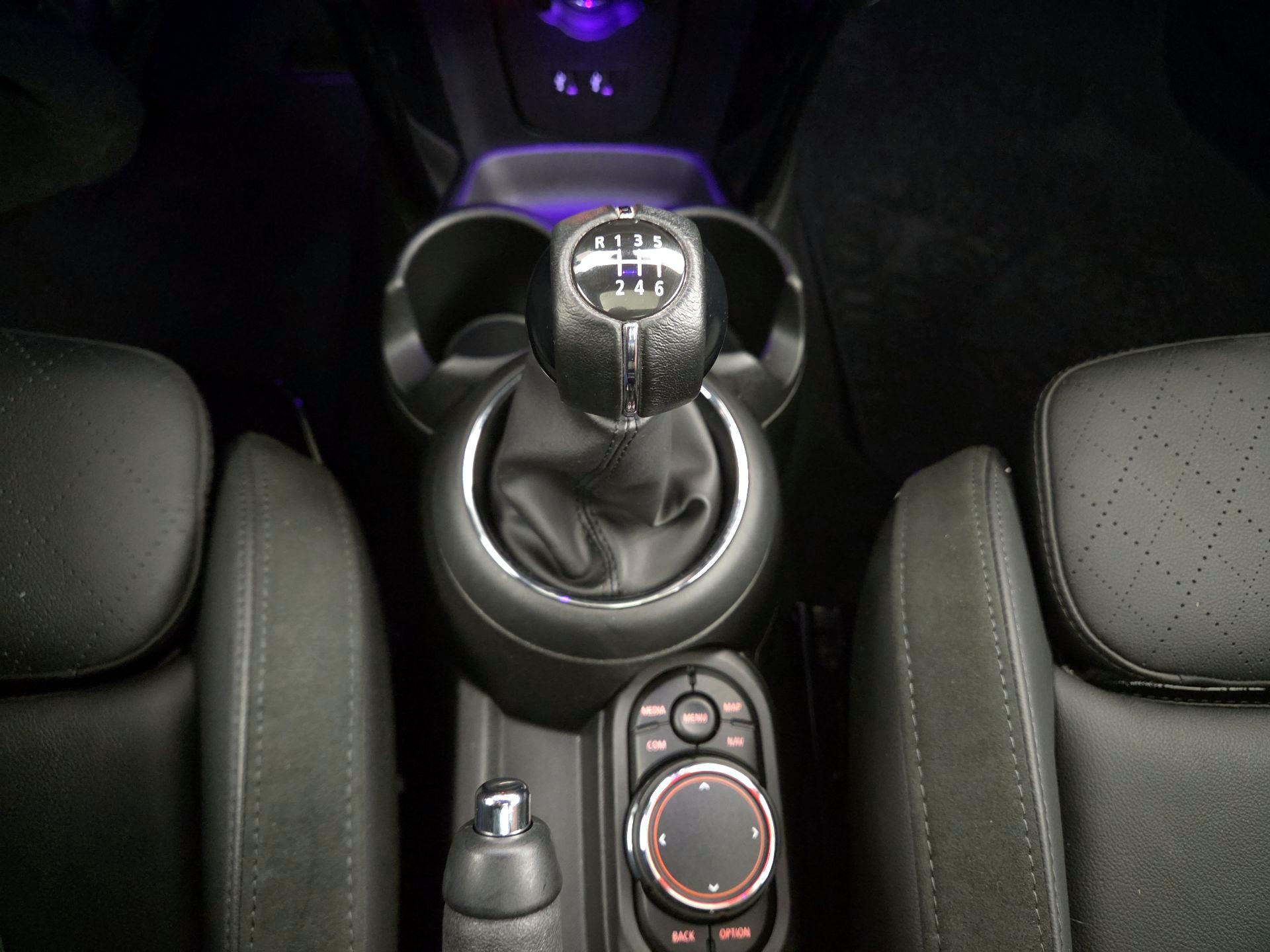 Thumbnail: 2019 MINI Cooper Hardtop - 18