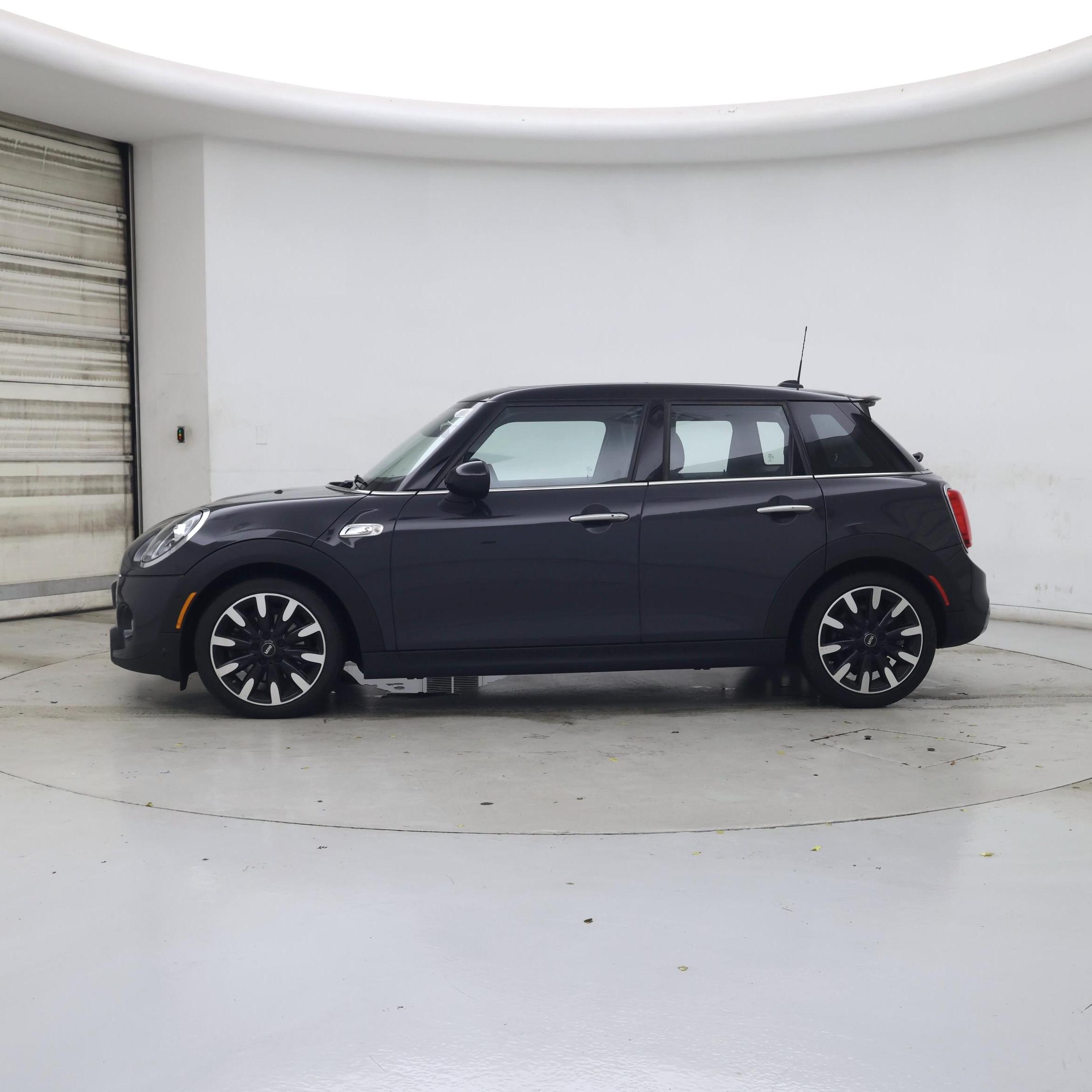 Thumbnail: 2019 MINI Cooper Hardtop - 3