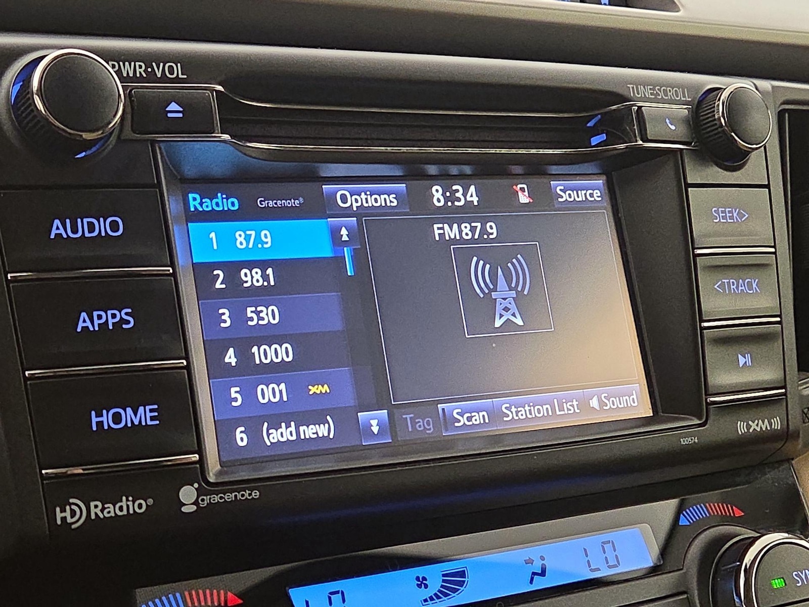 2018 Toyota RAV4 XLE - Photo 16