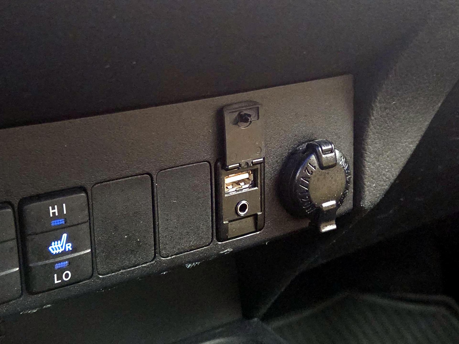 2018 Toyota RAV4 XLE - Photo 19
