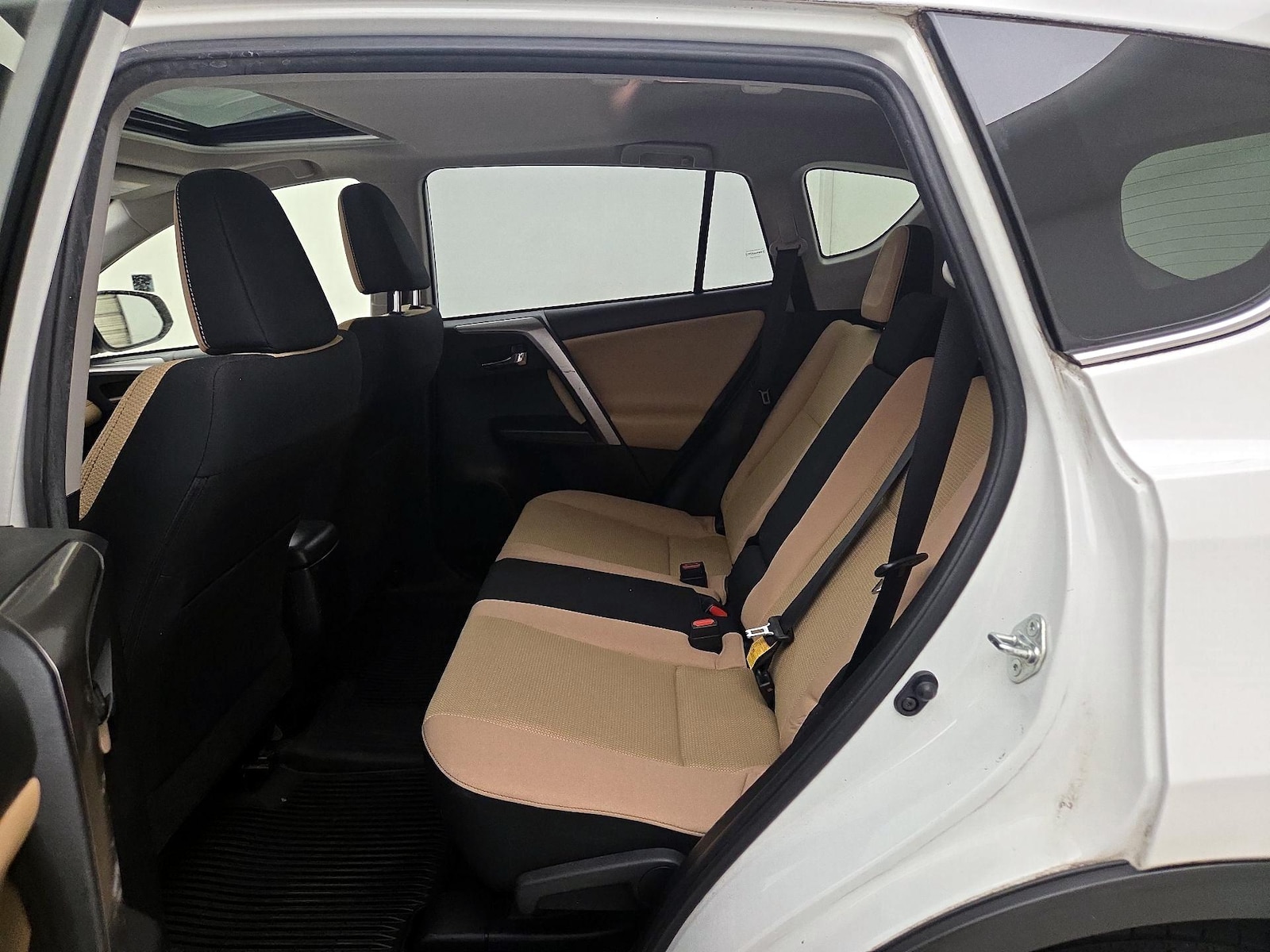 2018 Toyota RAV4 XLE - Photo 21