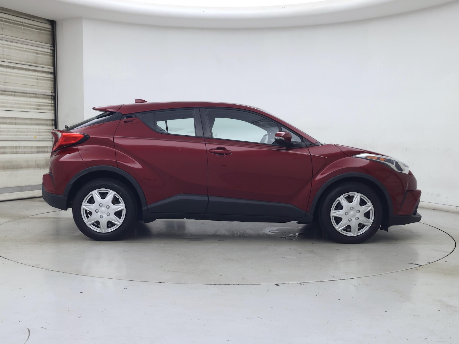 2019 Toyota C-HR LE - Photo 8