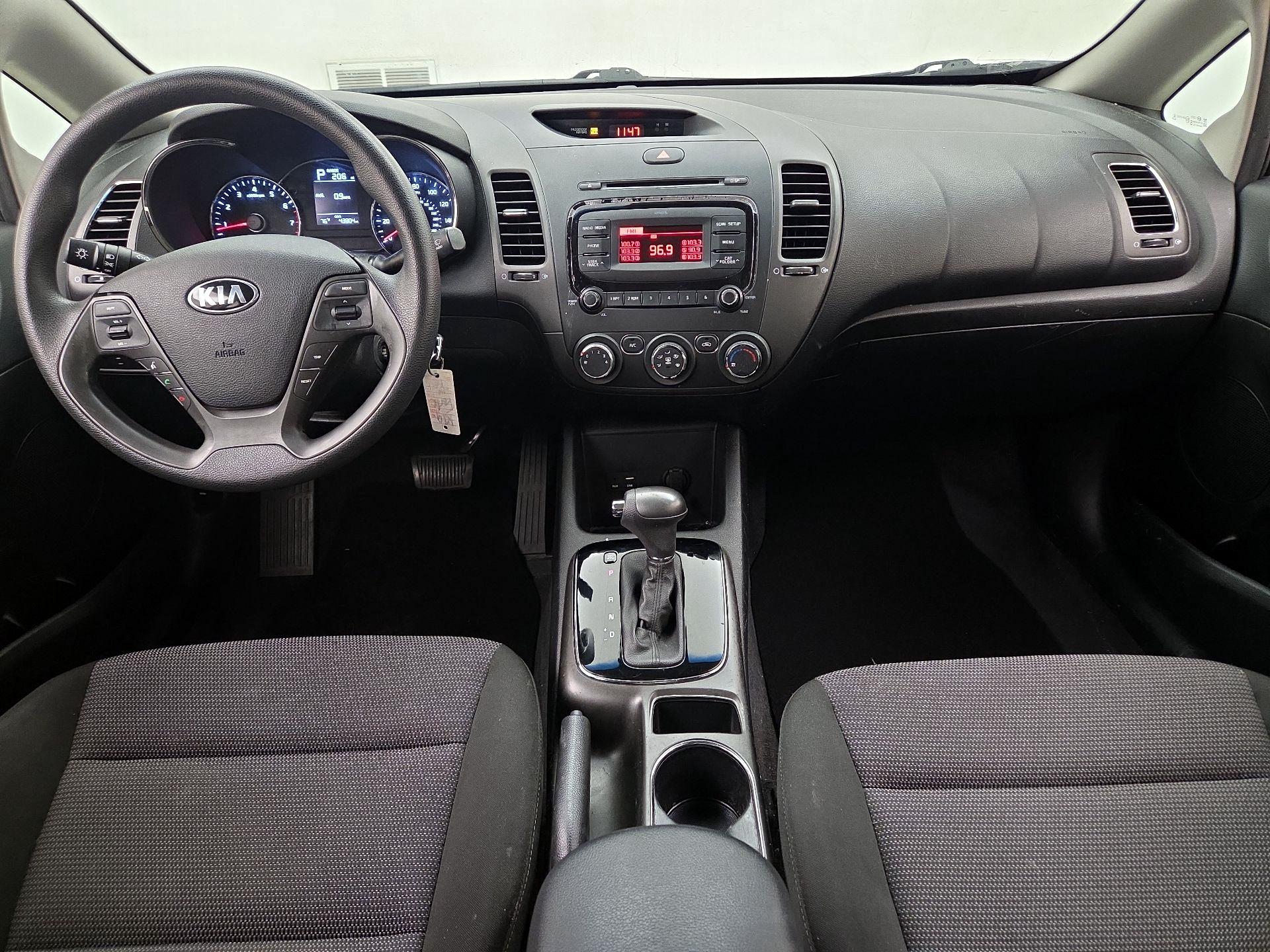 Thumbnail: 2017 Kia Forte - 9