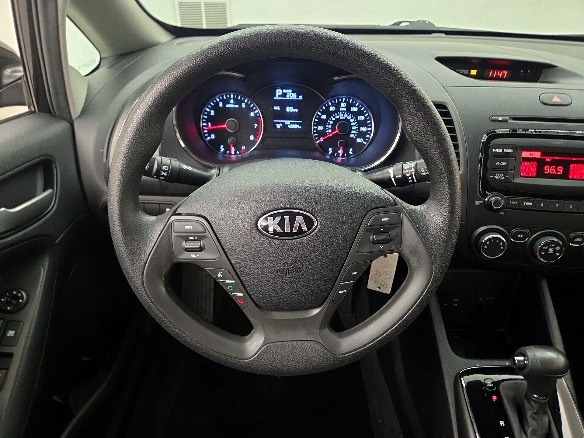 Thumbnail: 2017 Kia Forte - 10
