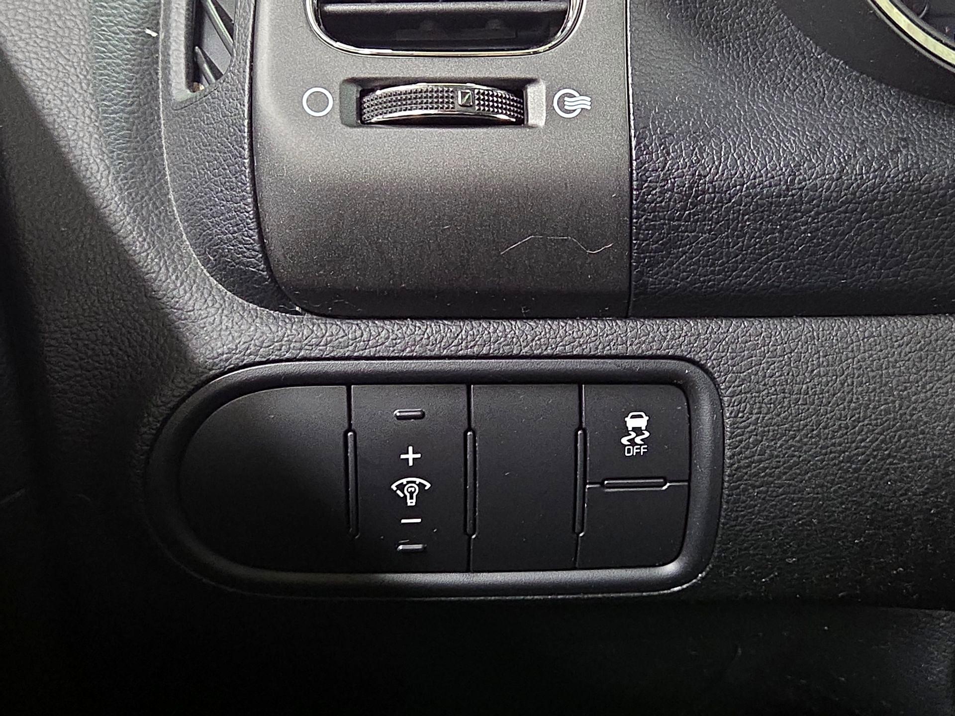 Thumbnail: 2017 Kia Forte - 13