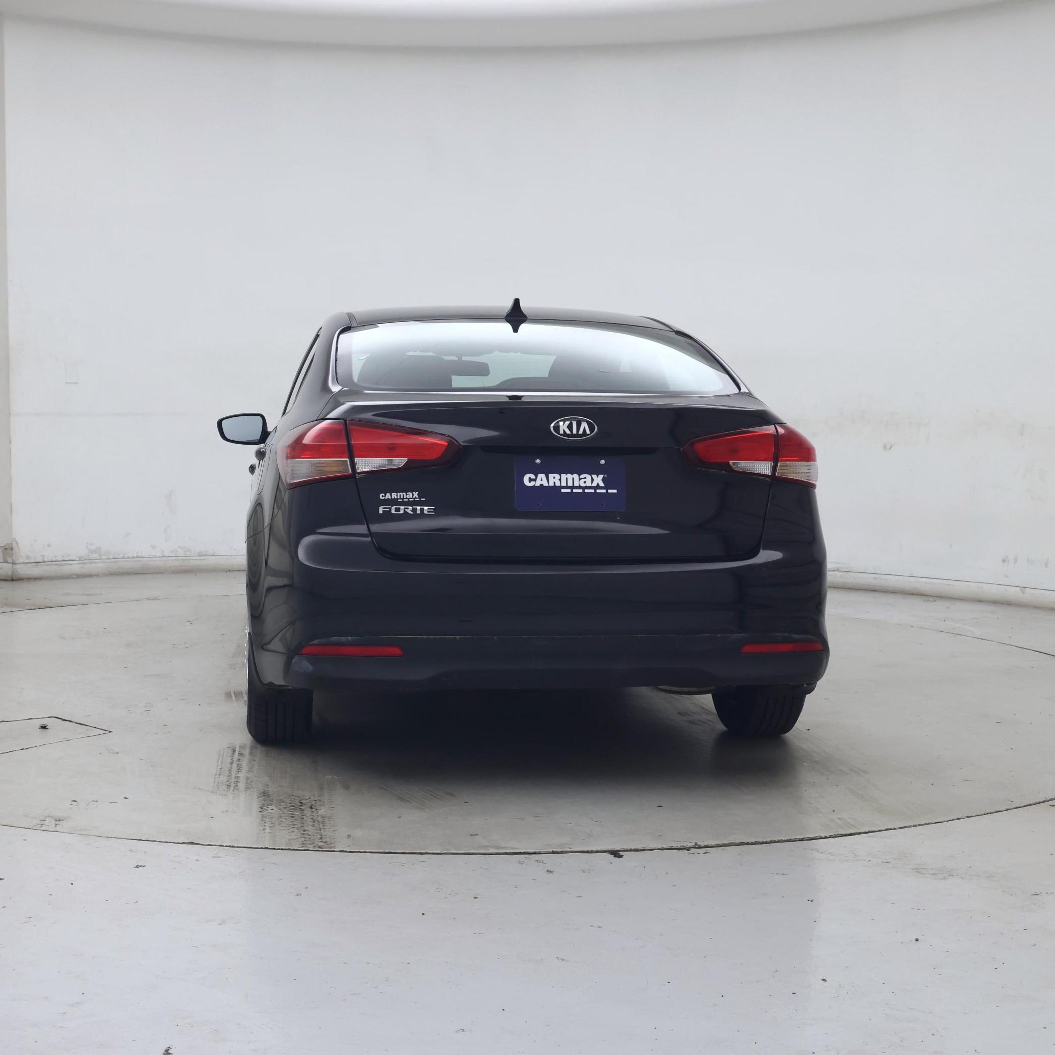 Thumbnail: 2017 Kia Forte - 6