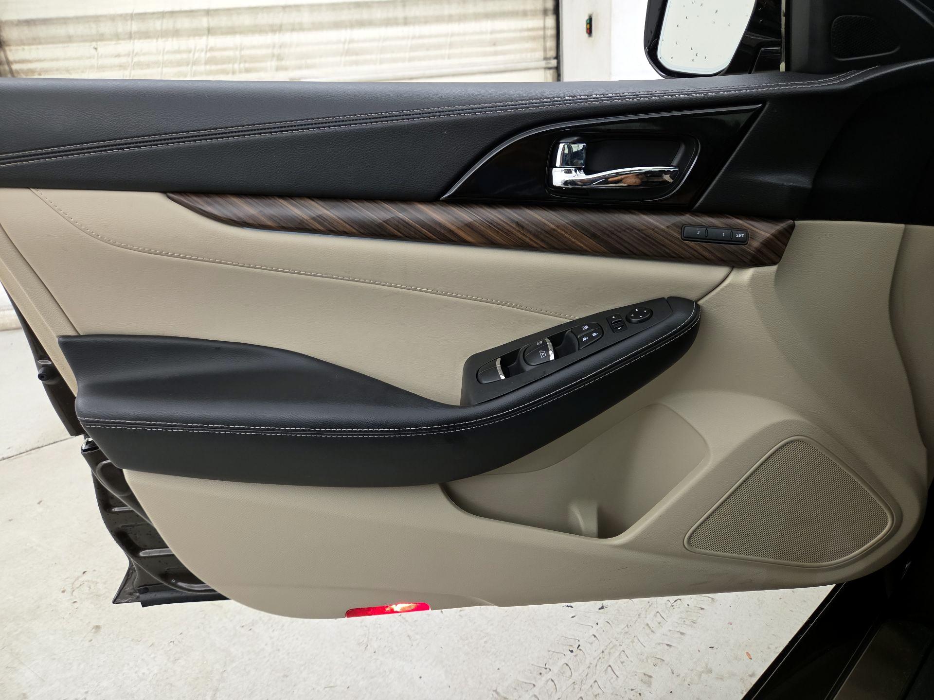 Thumbnail: 2016 Nissan Maxima - 12