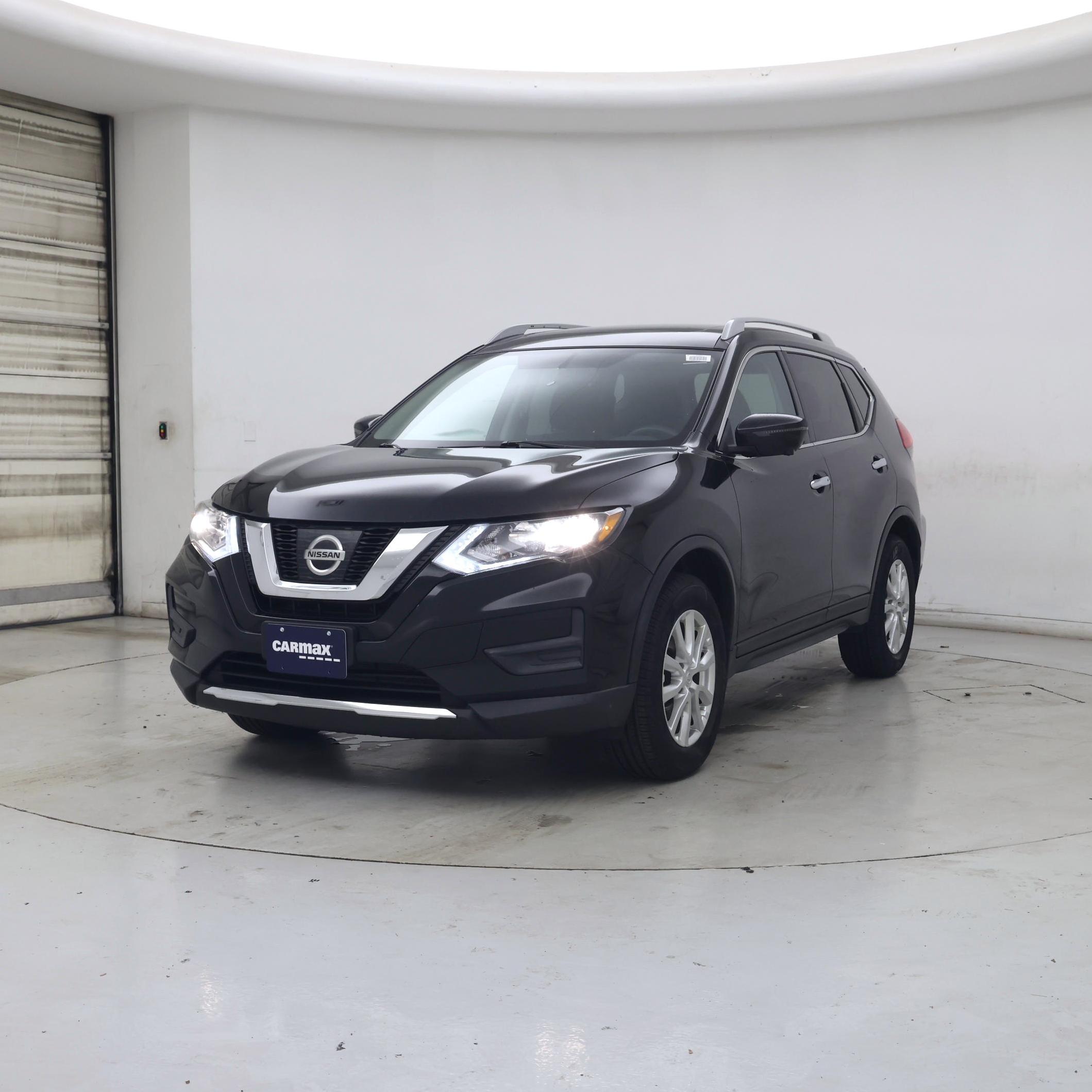 Thumbnail: 2017 Nissan Rogue - 4