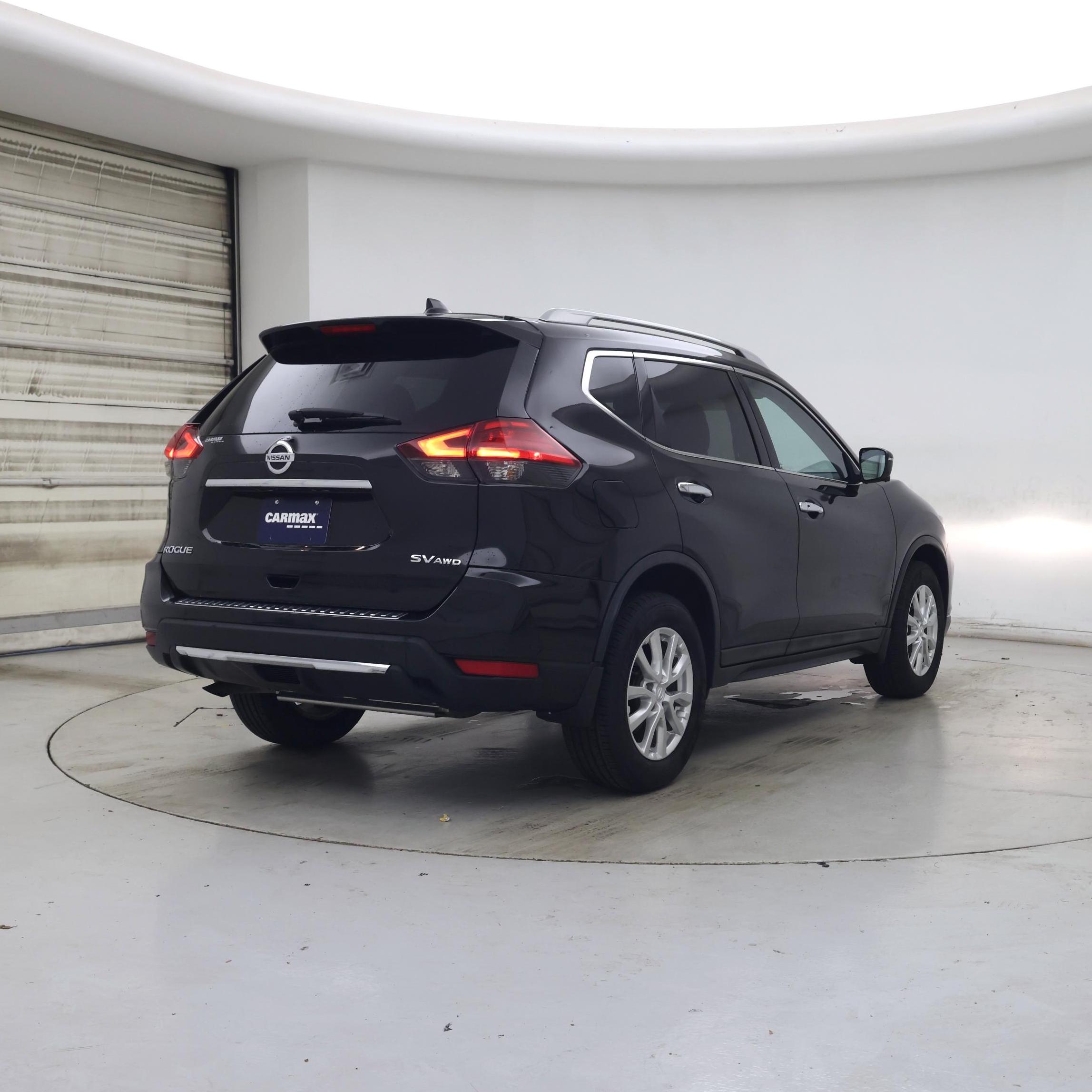 Thumbnail: 2017 Nissan Rogue - 8