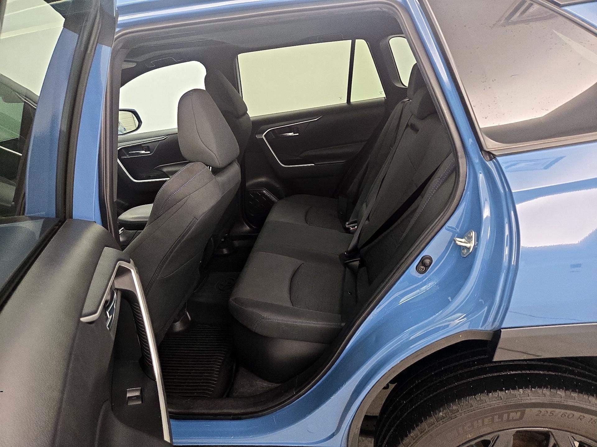 Thumbnail: 2022 Toyota RAV4 - 20
