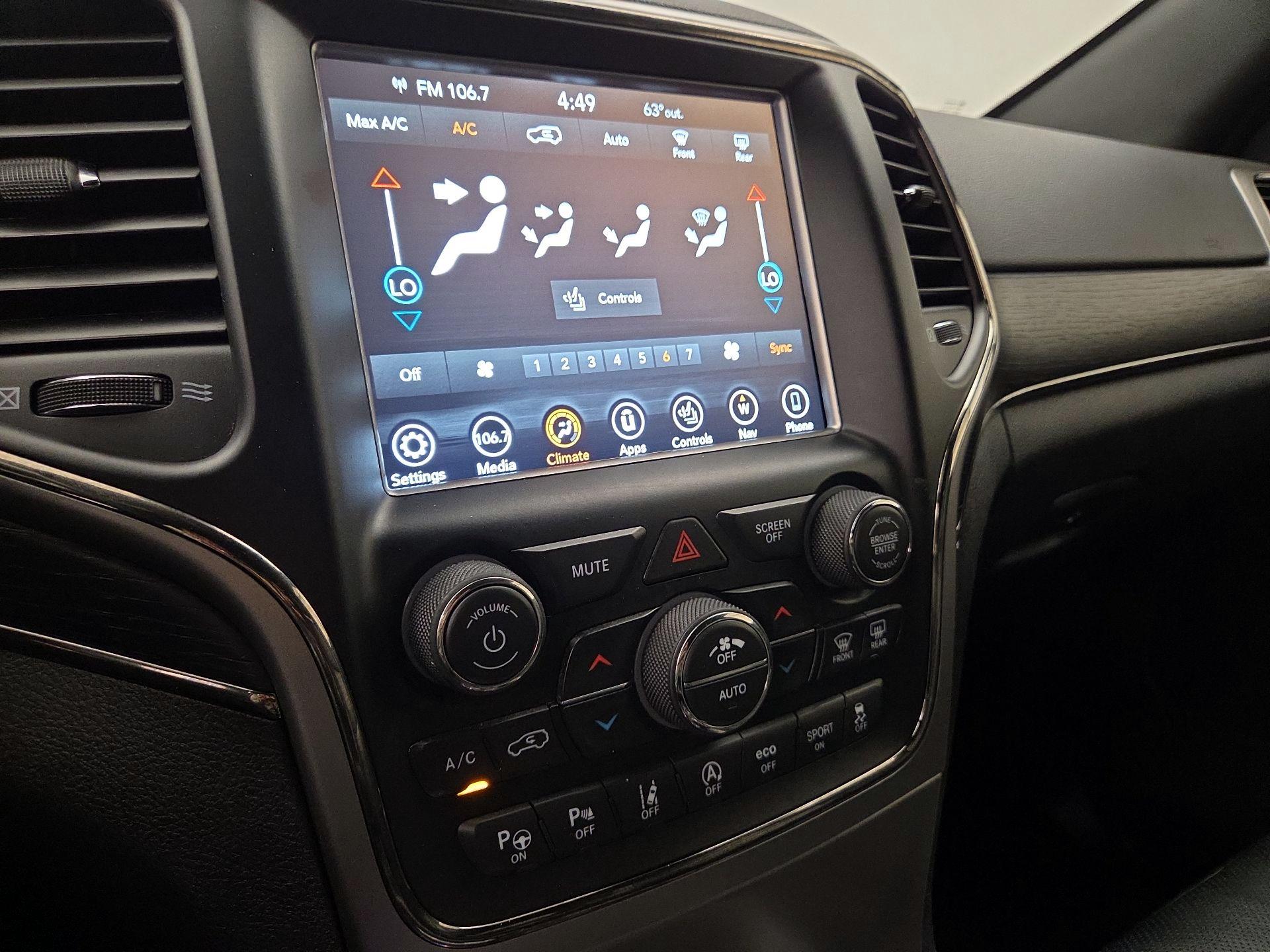 Thumbnail: 2018 Jeep Grand Cherokee - 17