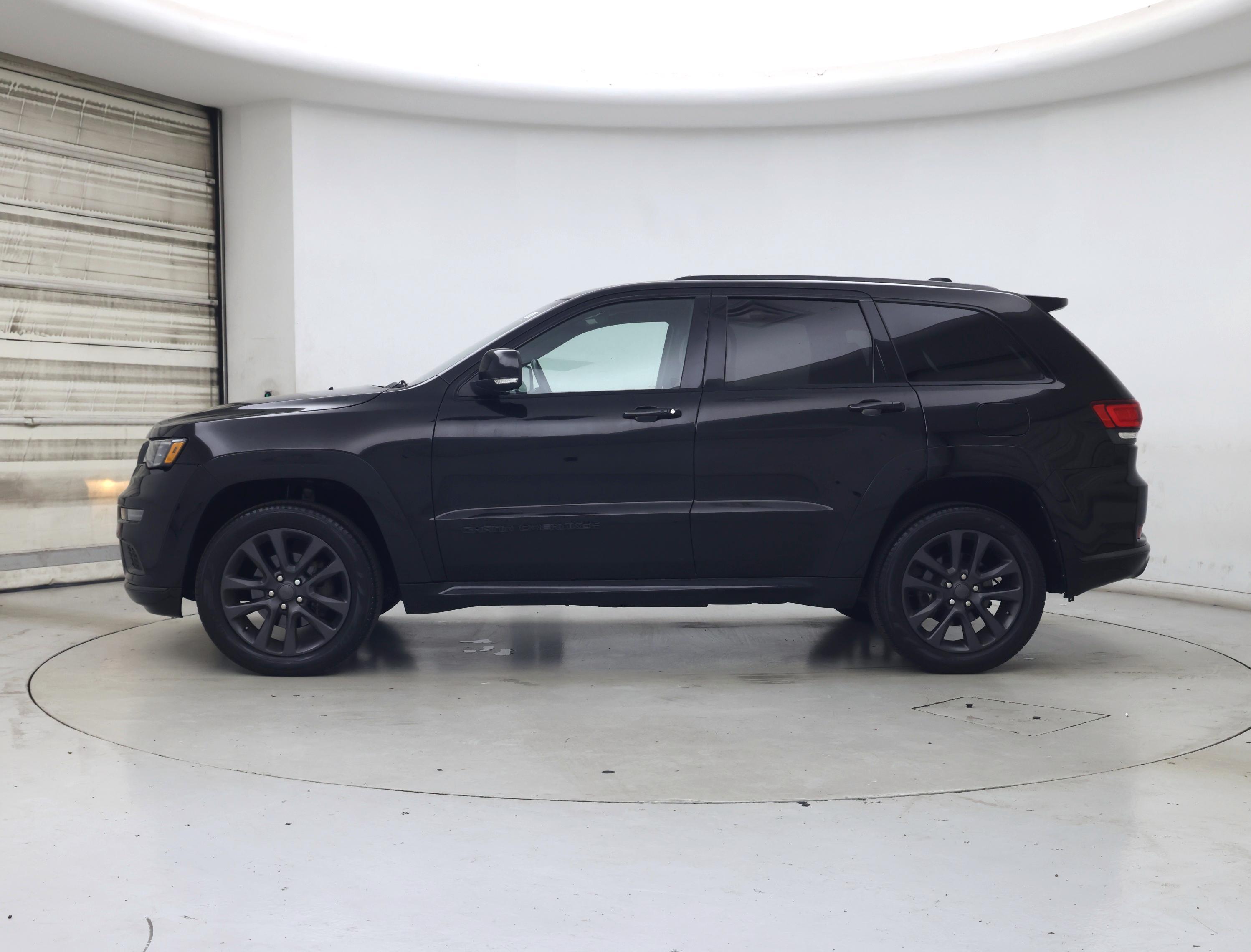 Thumbnail: 2018 Jeep Grand Cherokee - 3