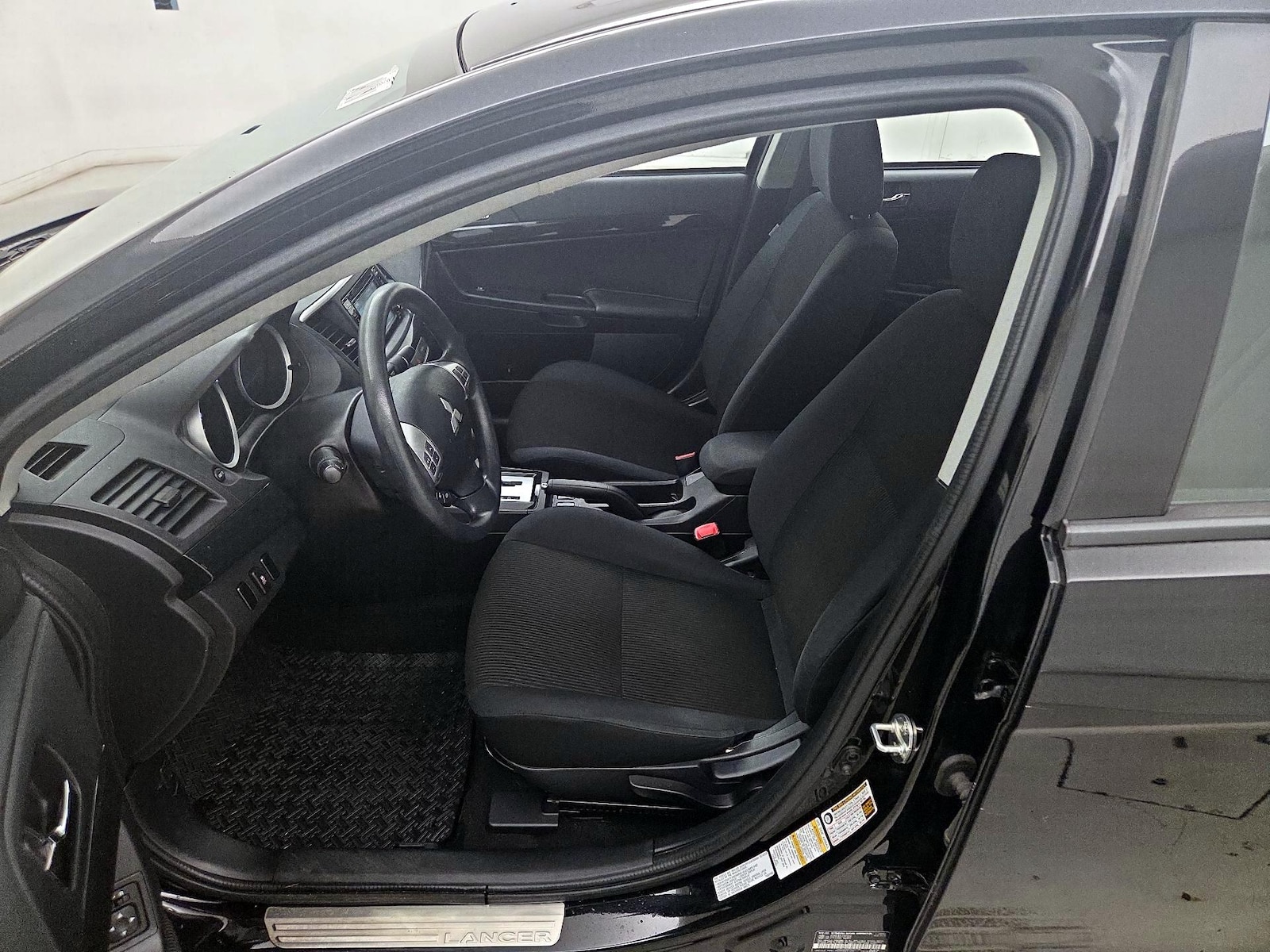 2017 Mitsubishi Lancer ES - Photo 12