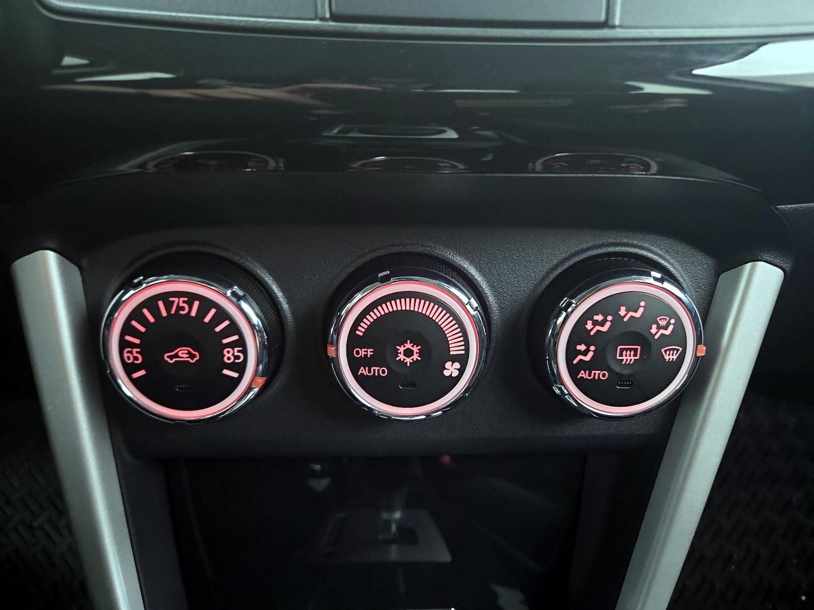 2017 Mitsubishi Lancer ES - Photo 17