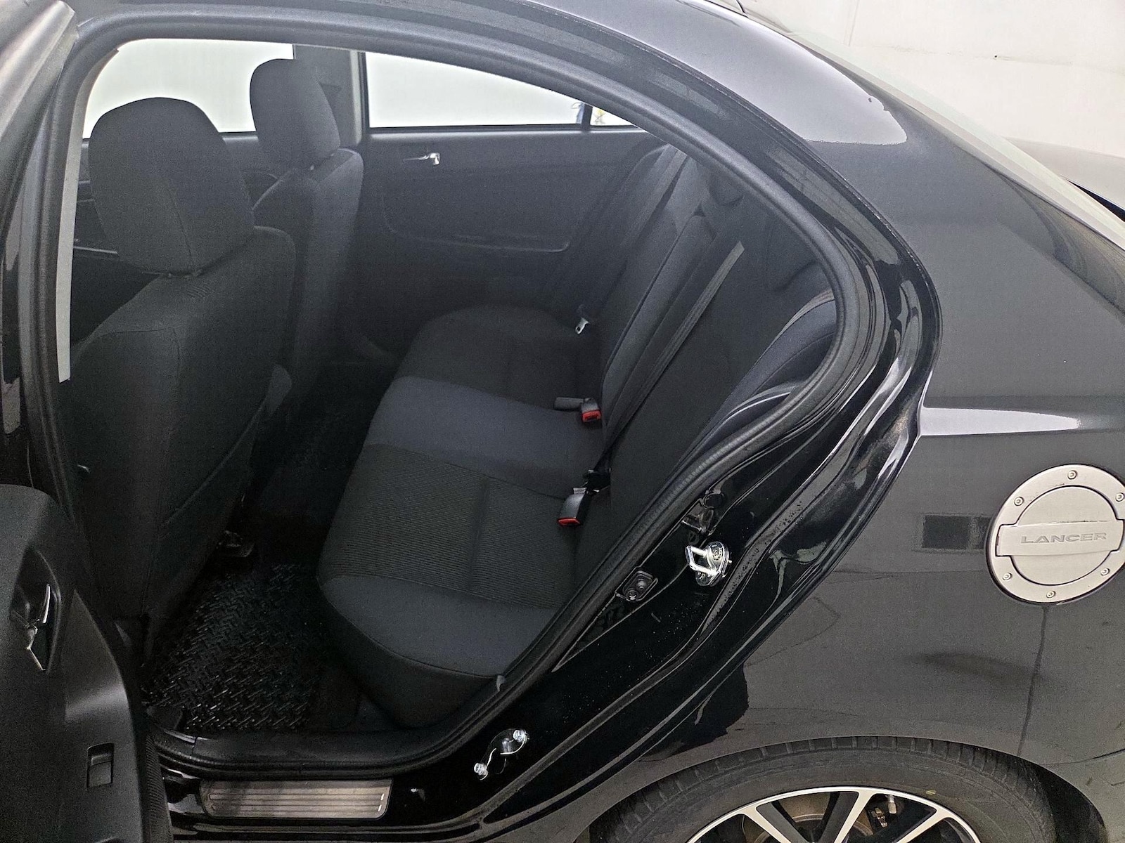 2017 Mitsubishi Lancer ES - Photo 20