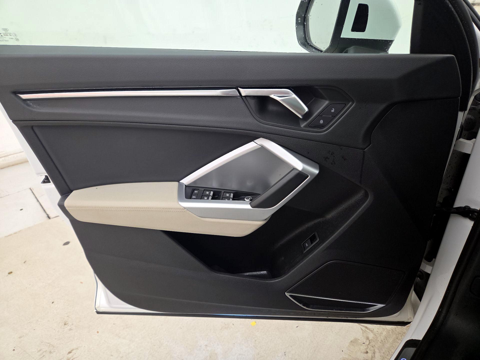 Thumbnail: 2020 Audi Q3 - 12