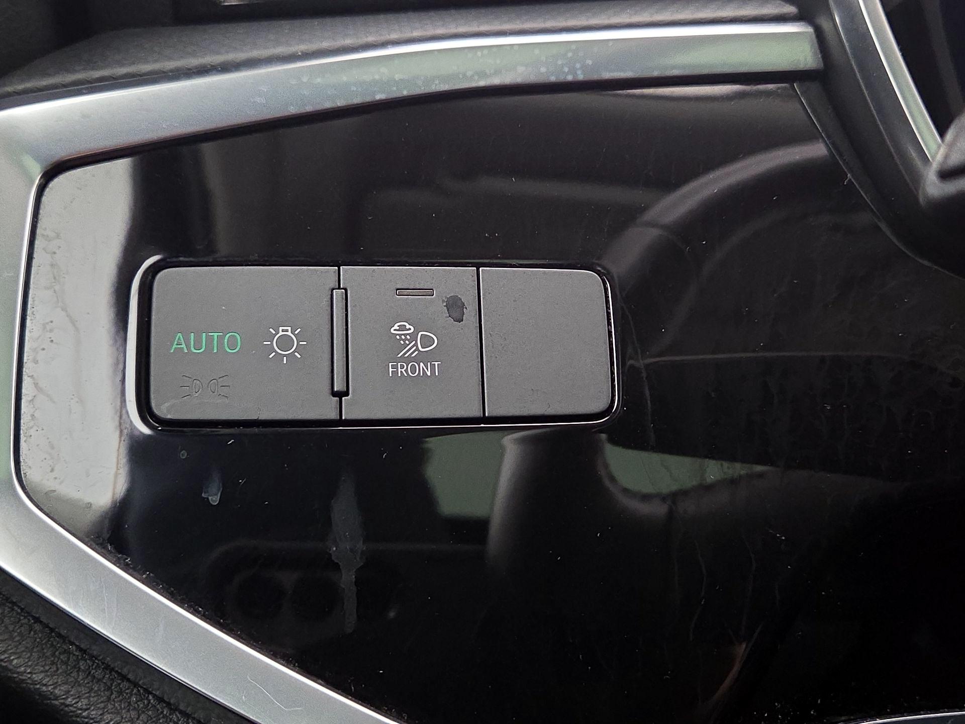 Thumbnail: 2020 Audi Q3 - 13
