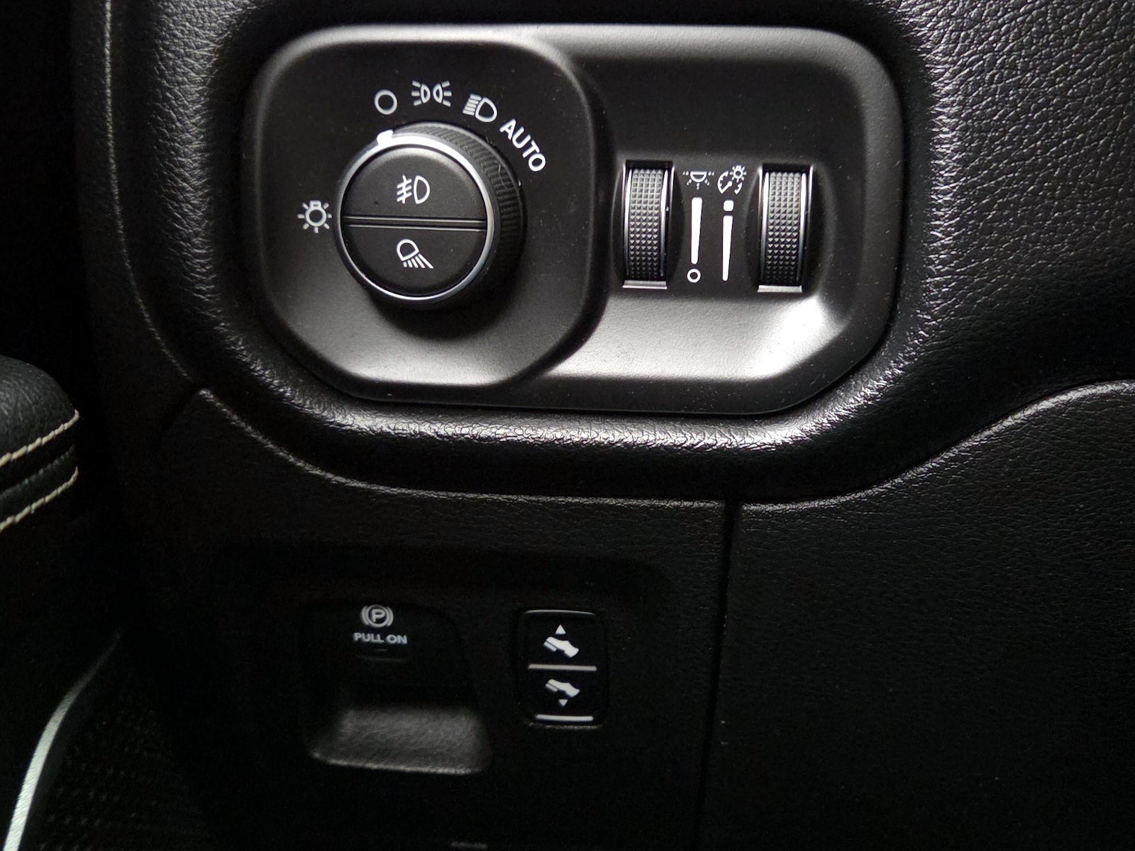 2020 RAM Ram 1500 Pickup Laramie - Photo 14